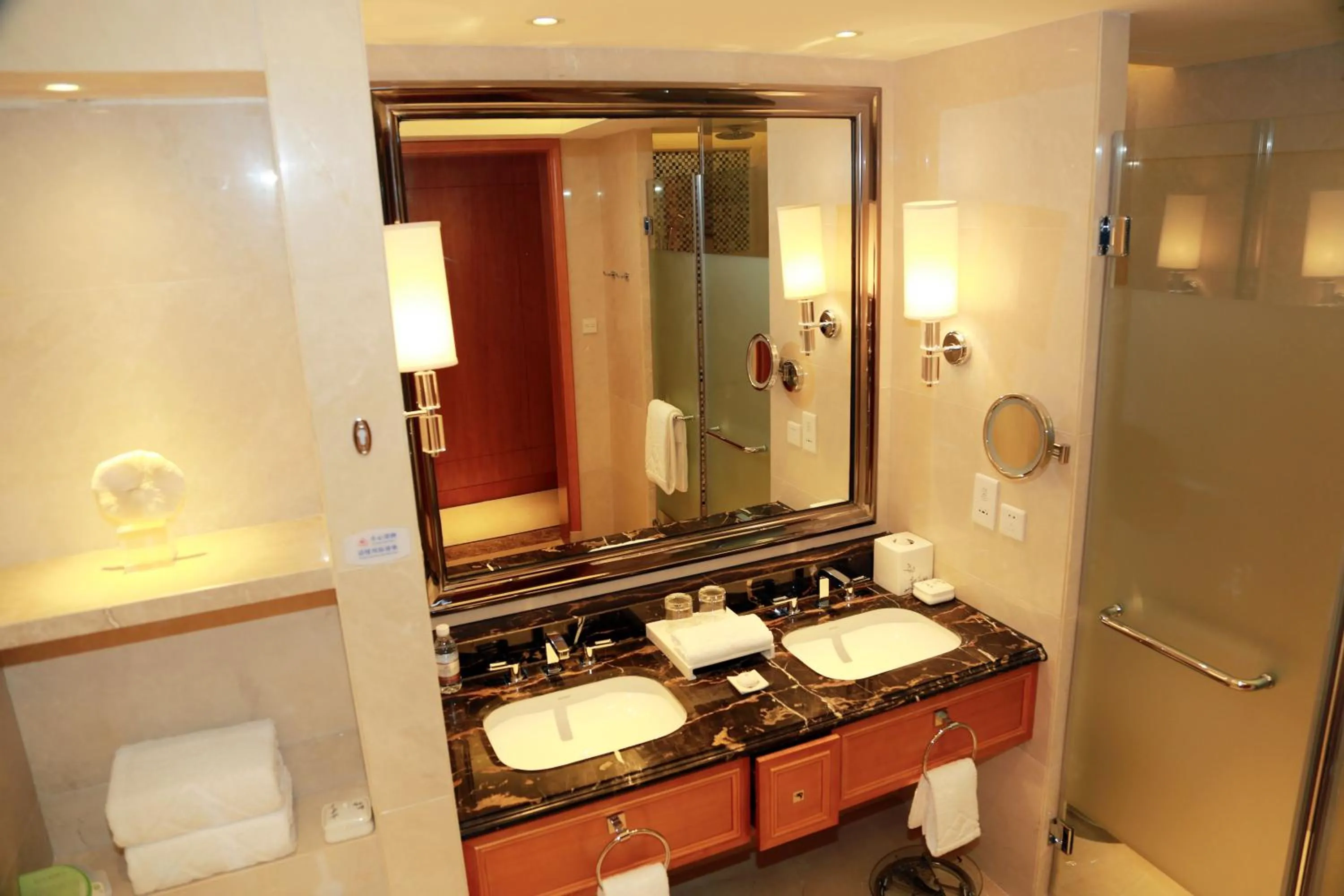 Bathroom in Huaguoshan Hotel
