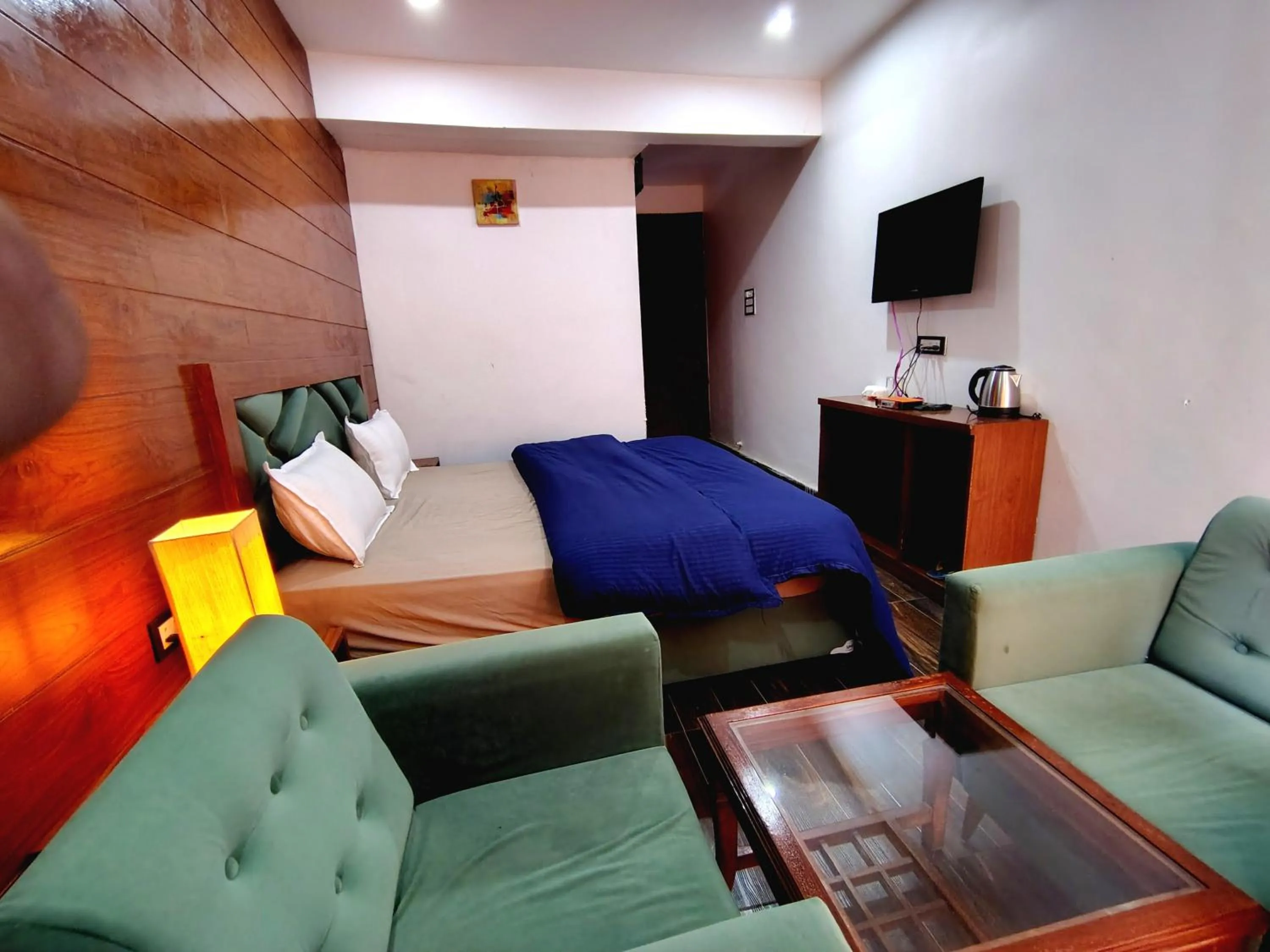 Bed in Chakrata Inn Resort