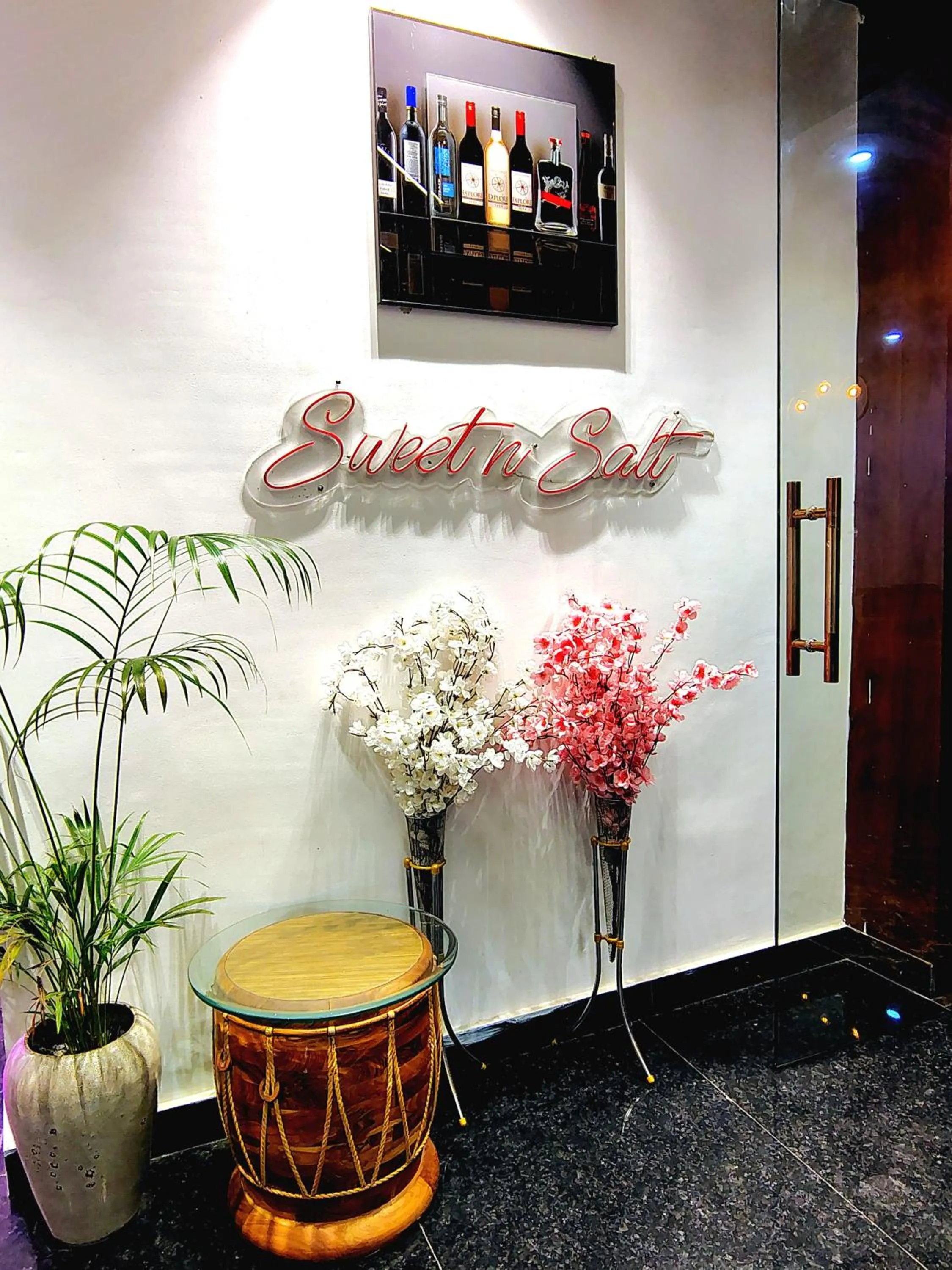 Restaurant/places to eat in Chakrata Inn Resort