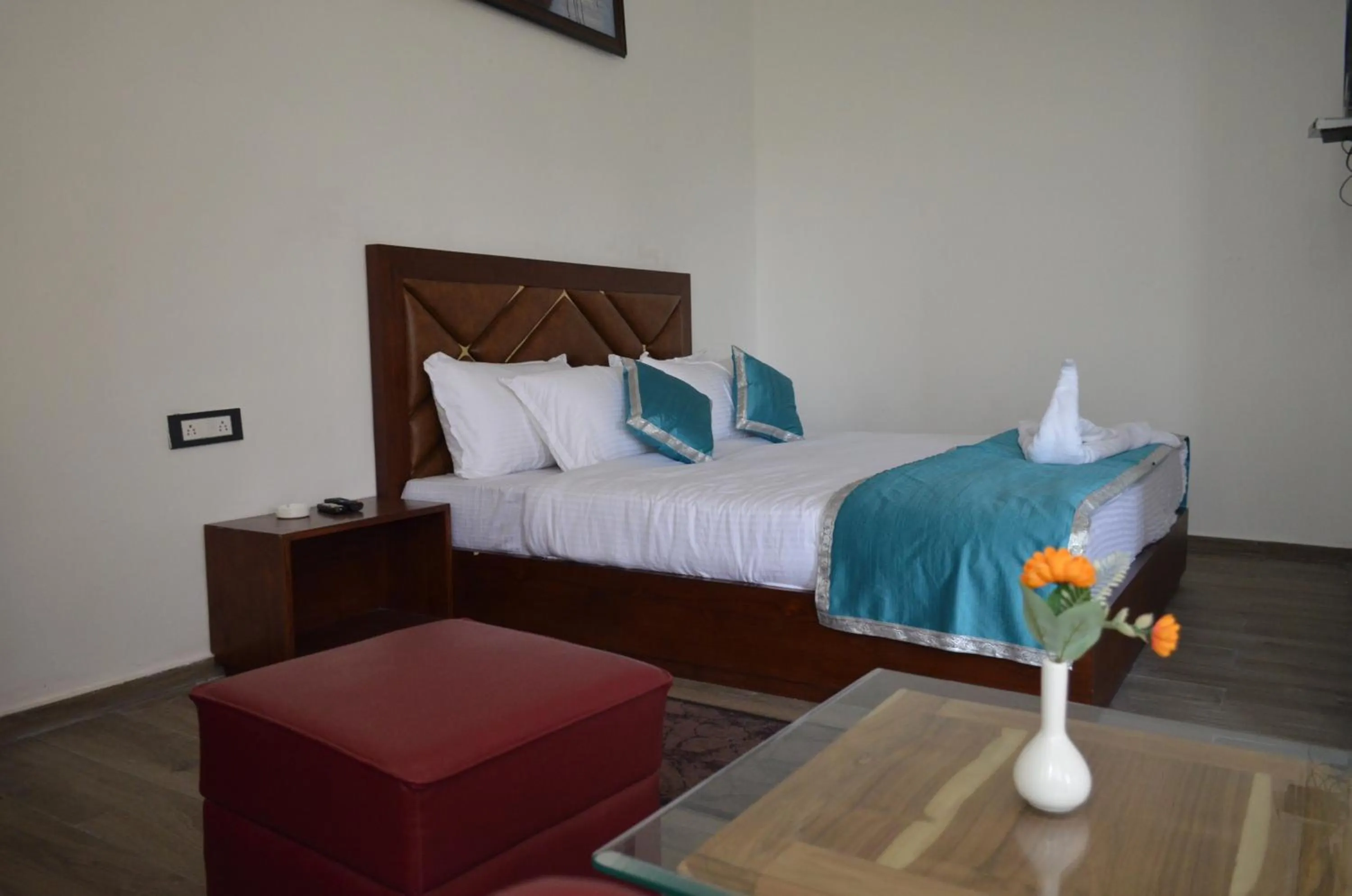 Bedroom in Chakrata Inn Resort