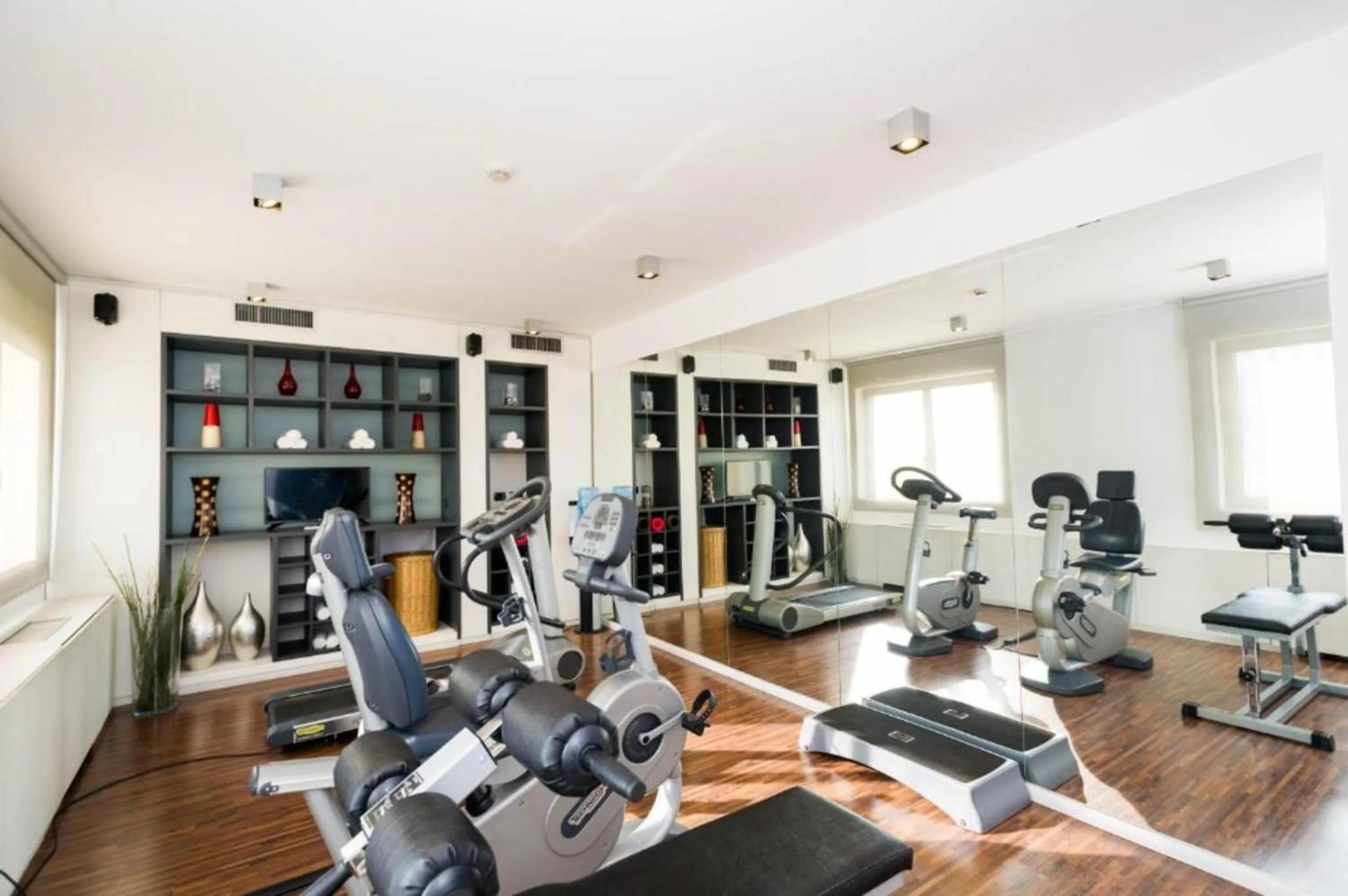 Fitness centre/facilities in AC Hotel Padova by Marriott