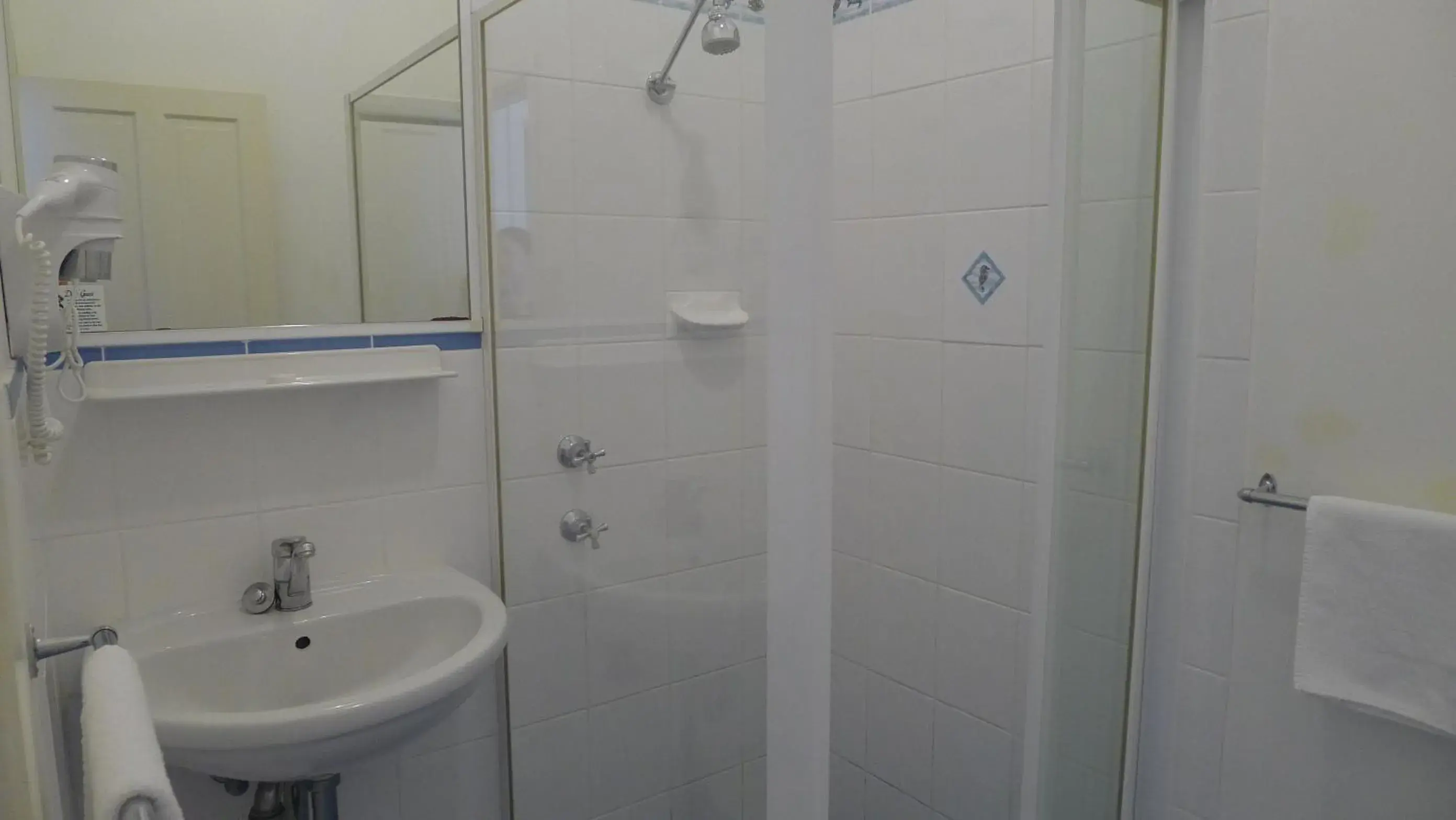 Double Room with Kitchenette in Watersedge Motel Double Room with Kitchenette in Watersedge Motel