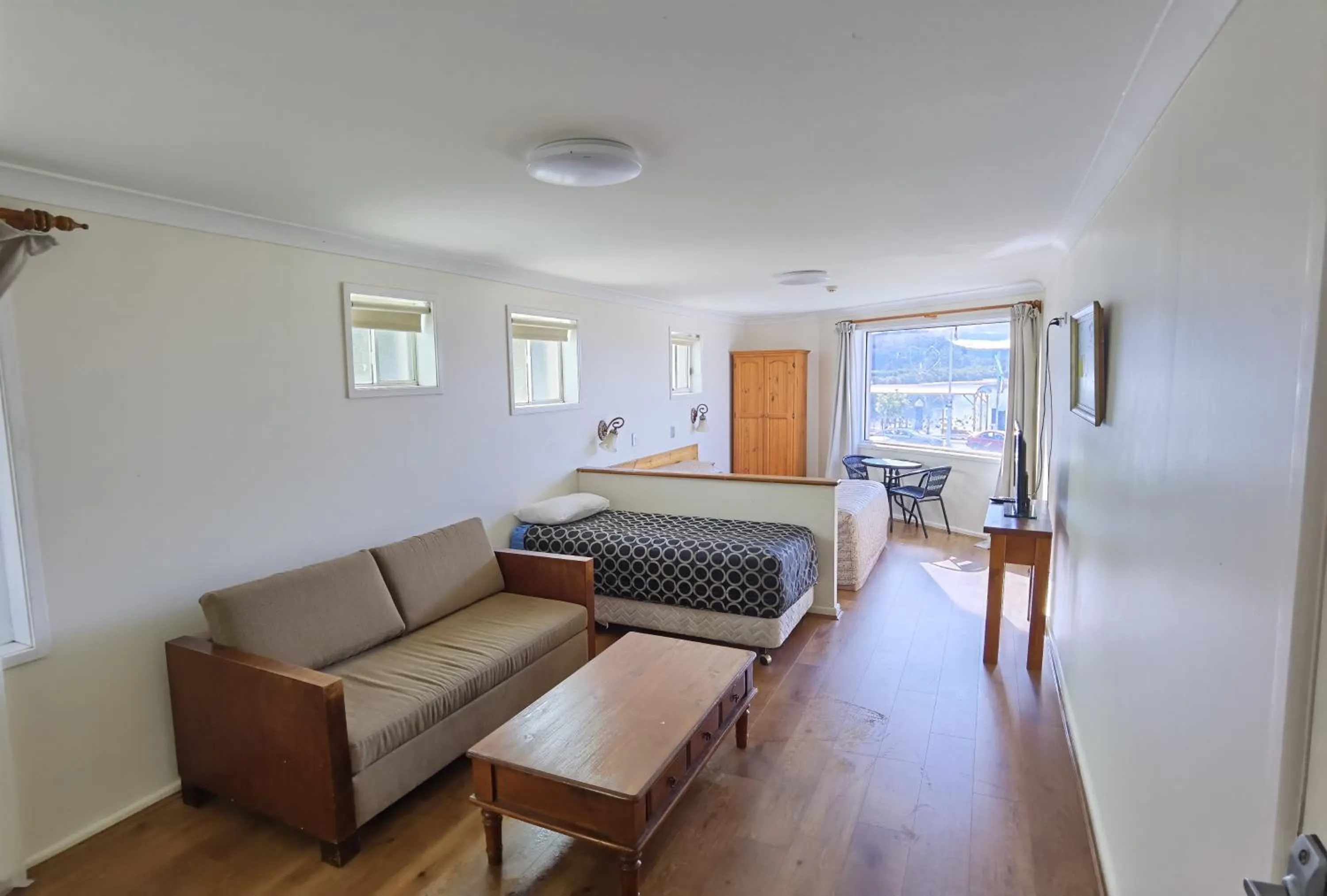 Bed in Watersedge Motel