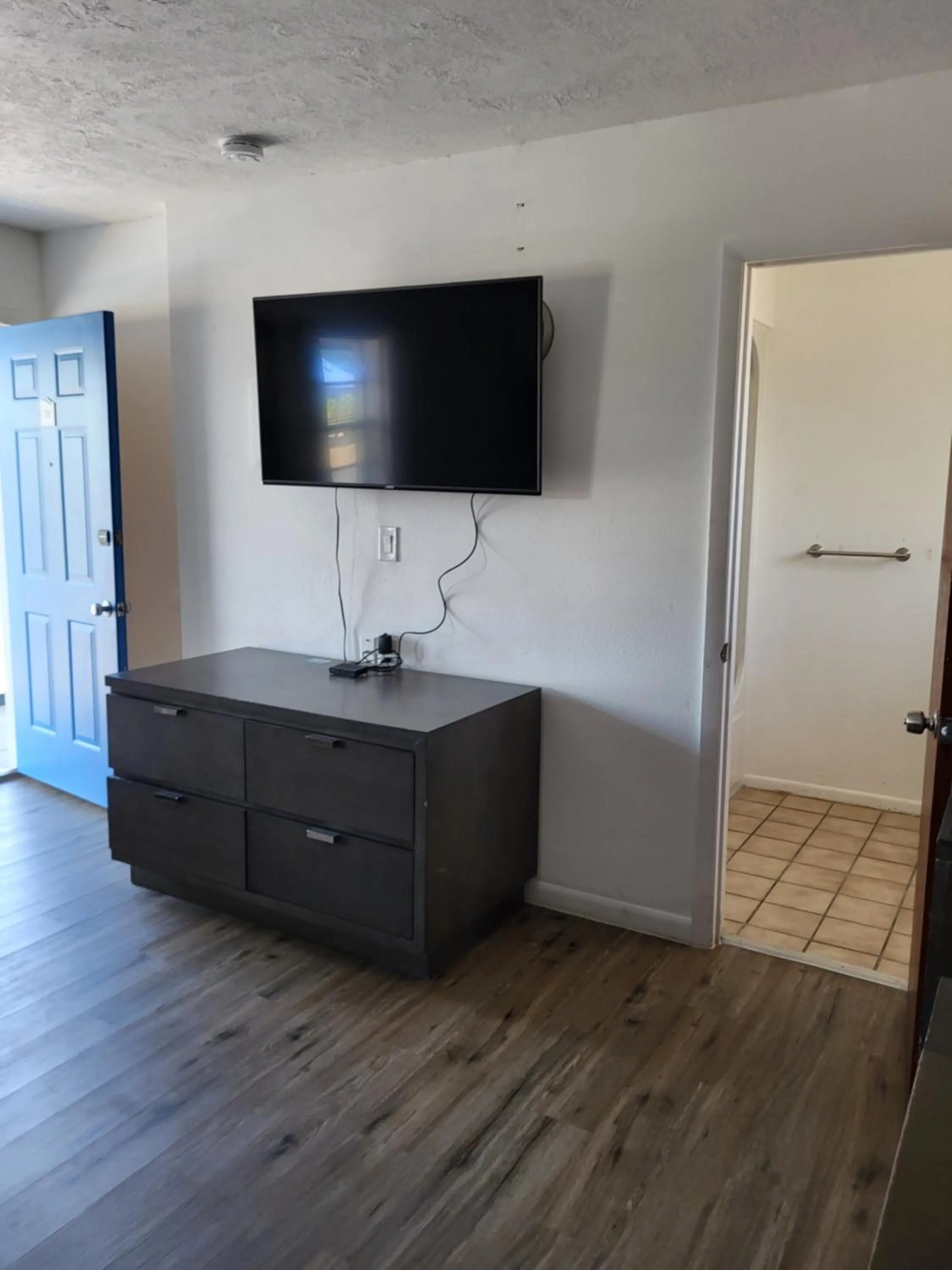 TV and multimedia in Budget Inn of Sebring