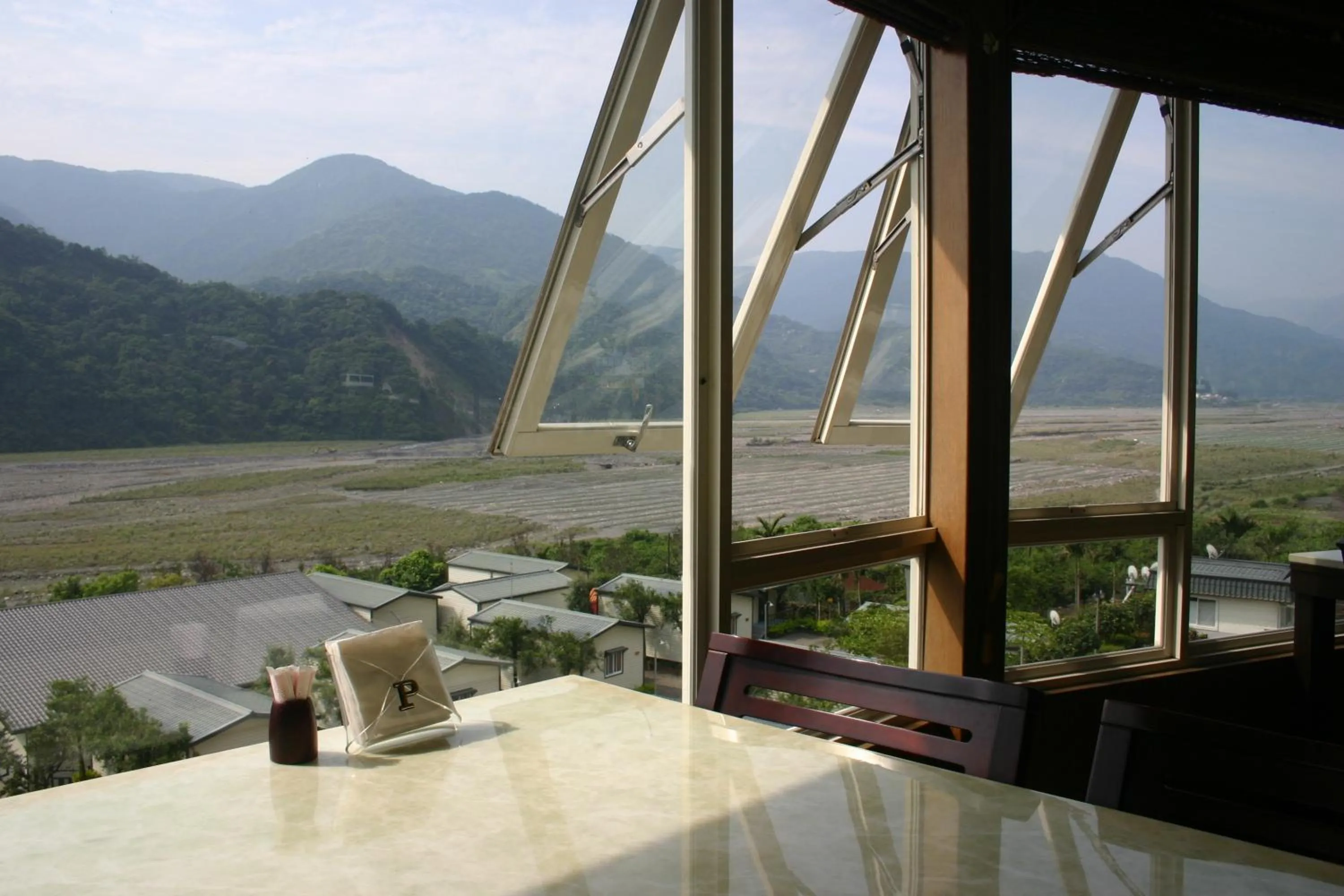 Restaurant/places to eat in Ying Shih Guest House