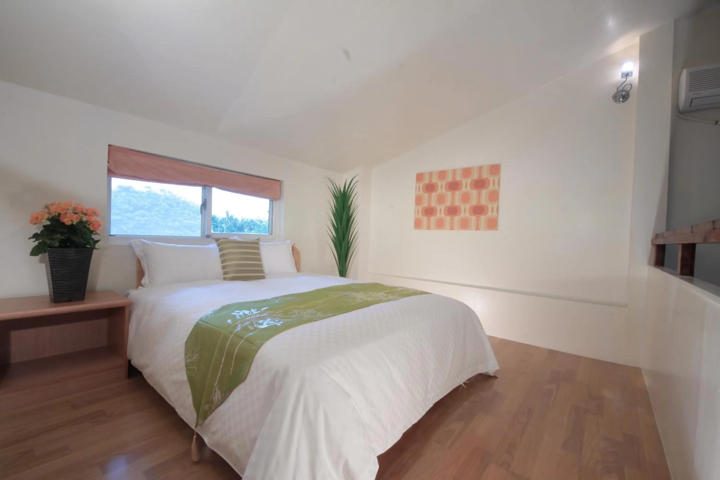 Bed in Ying Shih Guest House