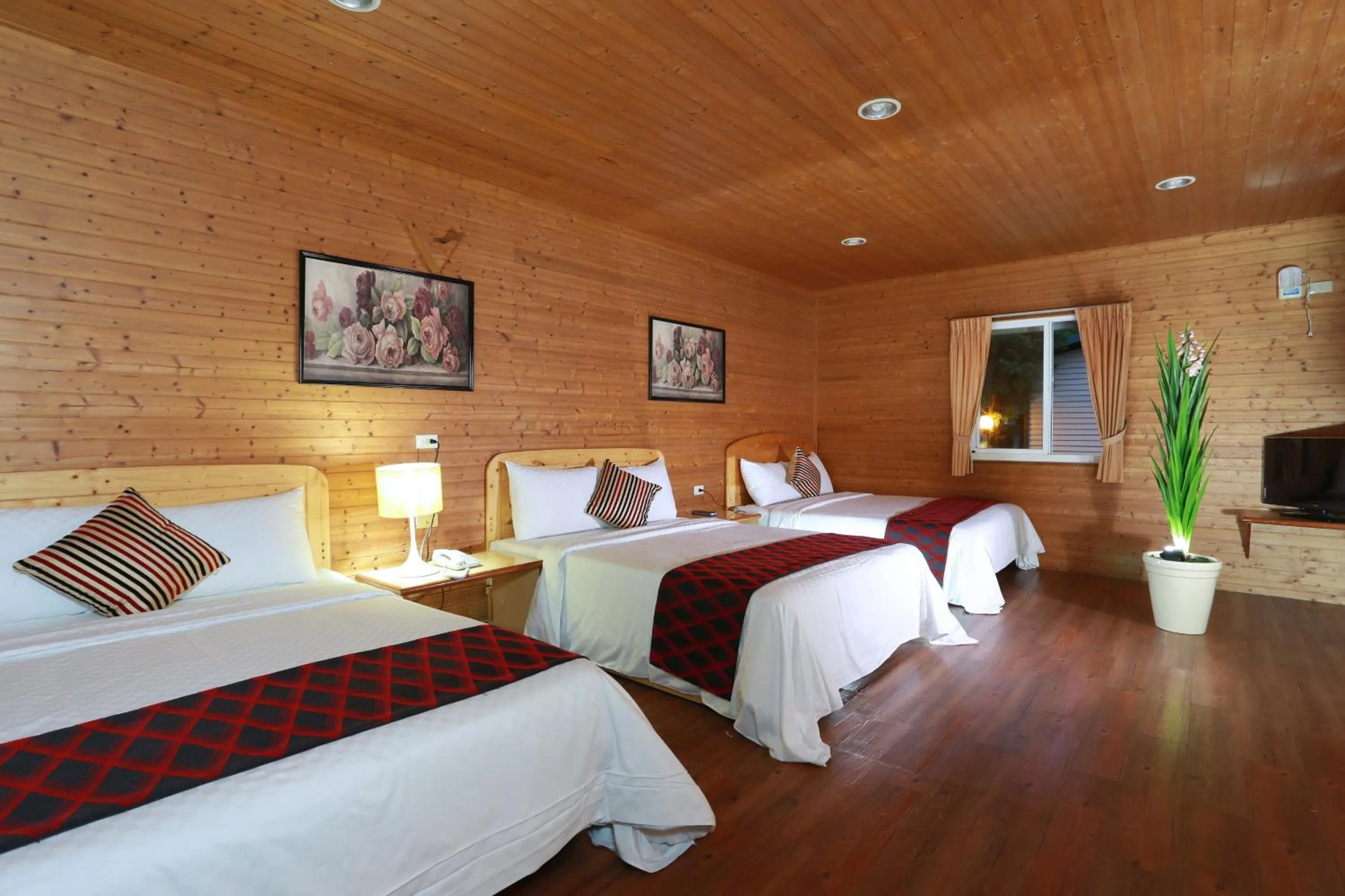 Bed in Ying Shih Guest House