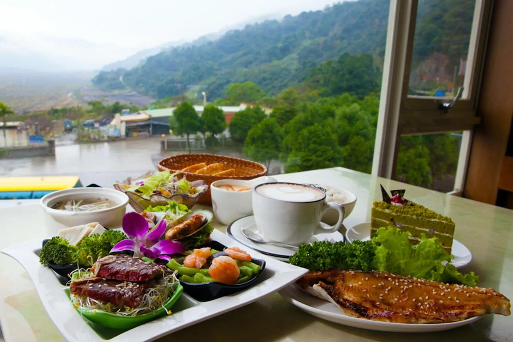 Restaurant/places to eat in Ying Shih Guest House