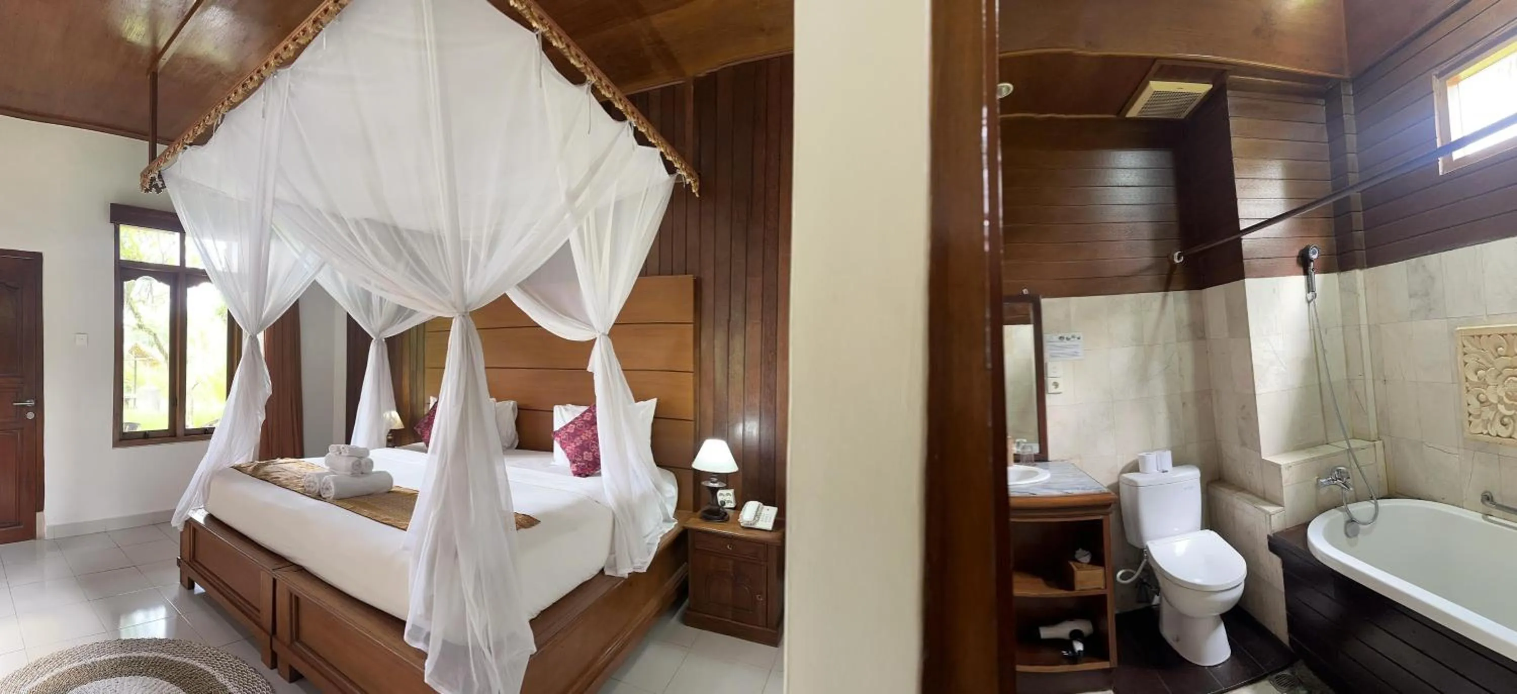 Bed in Saren Indah Hotel