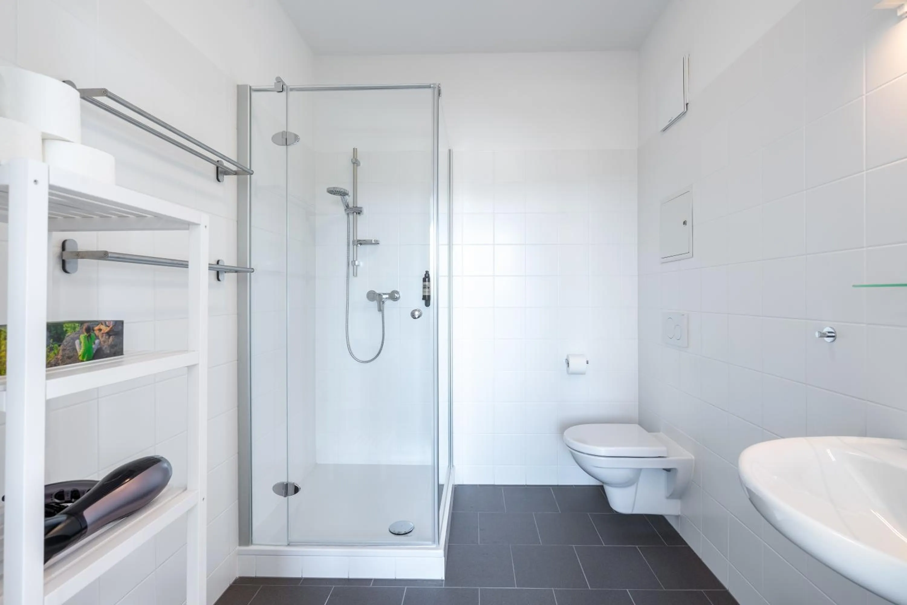 Shower in FeelGood Apartments LakeLiving inklusive Garagenplatz