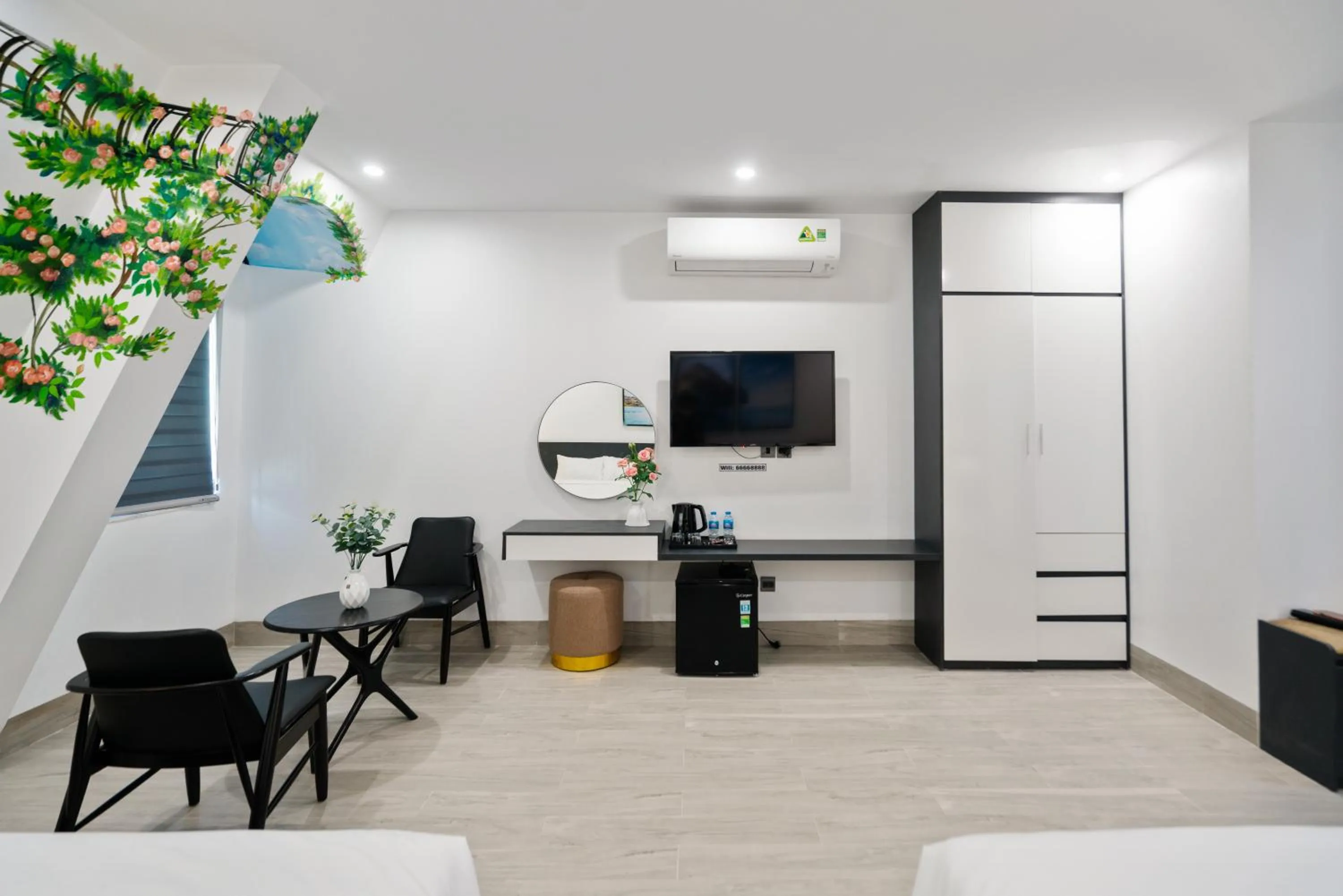 Seating area, Bed in The Enchanted Ha Long Hotel