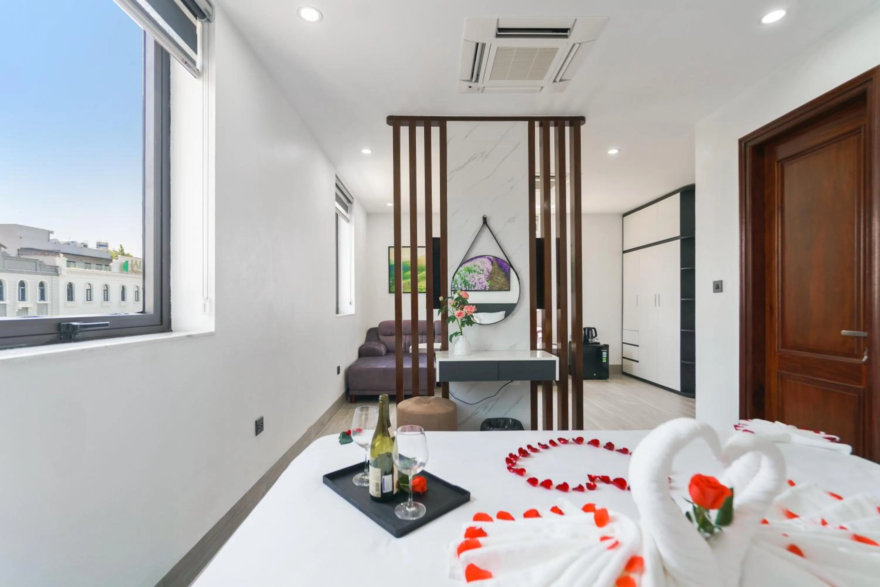 Drinks, Bed in The Enchanted Ha Long Hotel