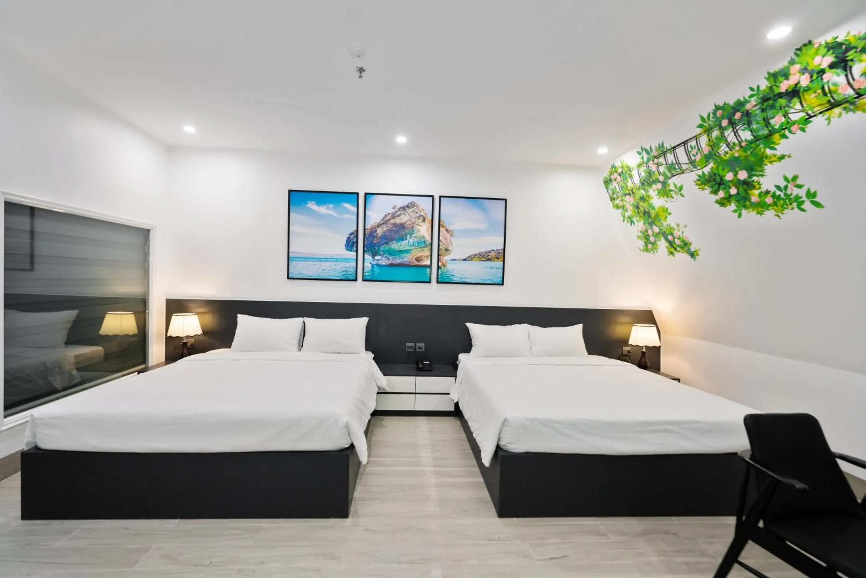 Deluxe Twin Room in The Enchanted Ha Long Hotel Deluxe Twin Room in The Enchanted Ha Long Hotel