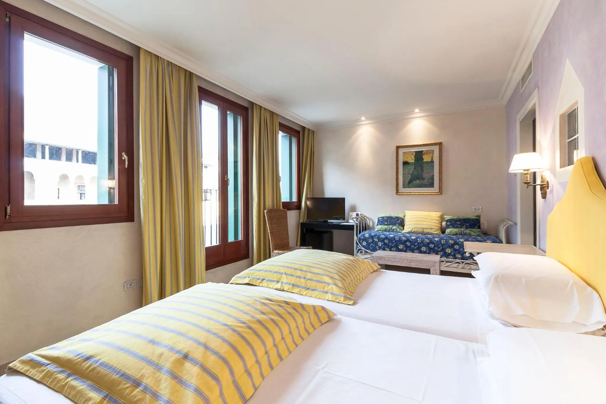 Bed in Charming Hotel dei Chiostri