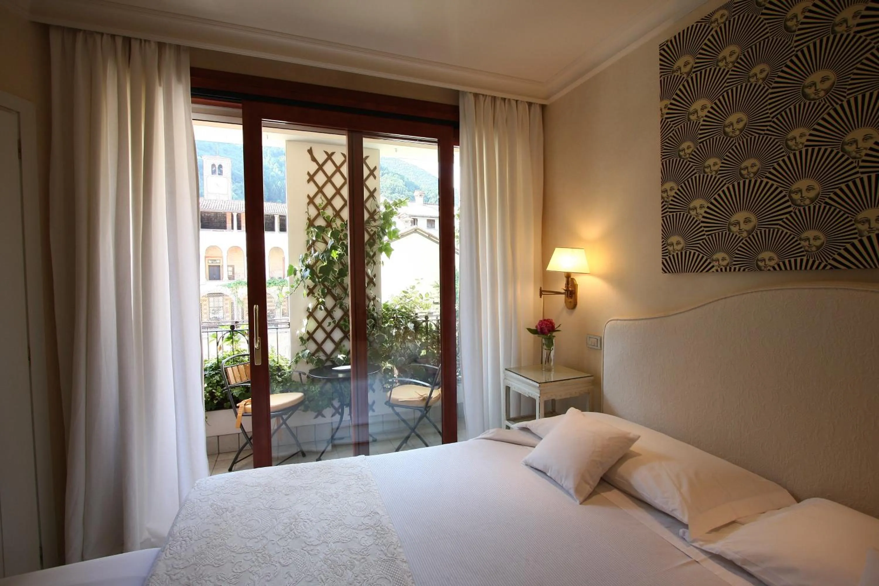 Balcony/Terrace, Bed in Charming Hotel dei Chiostri