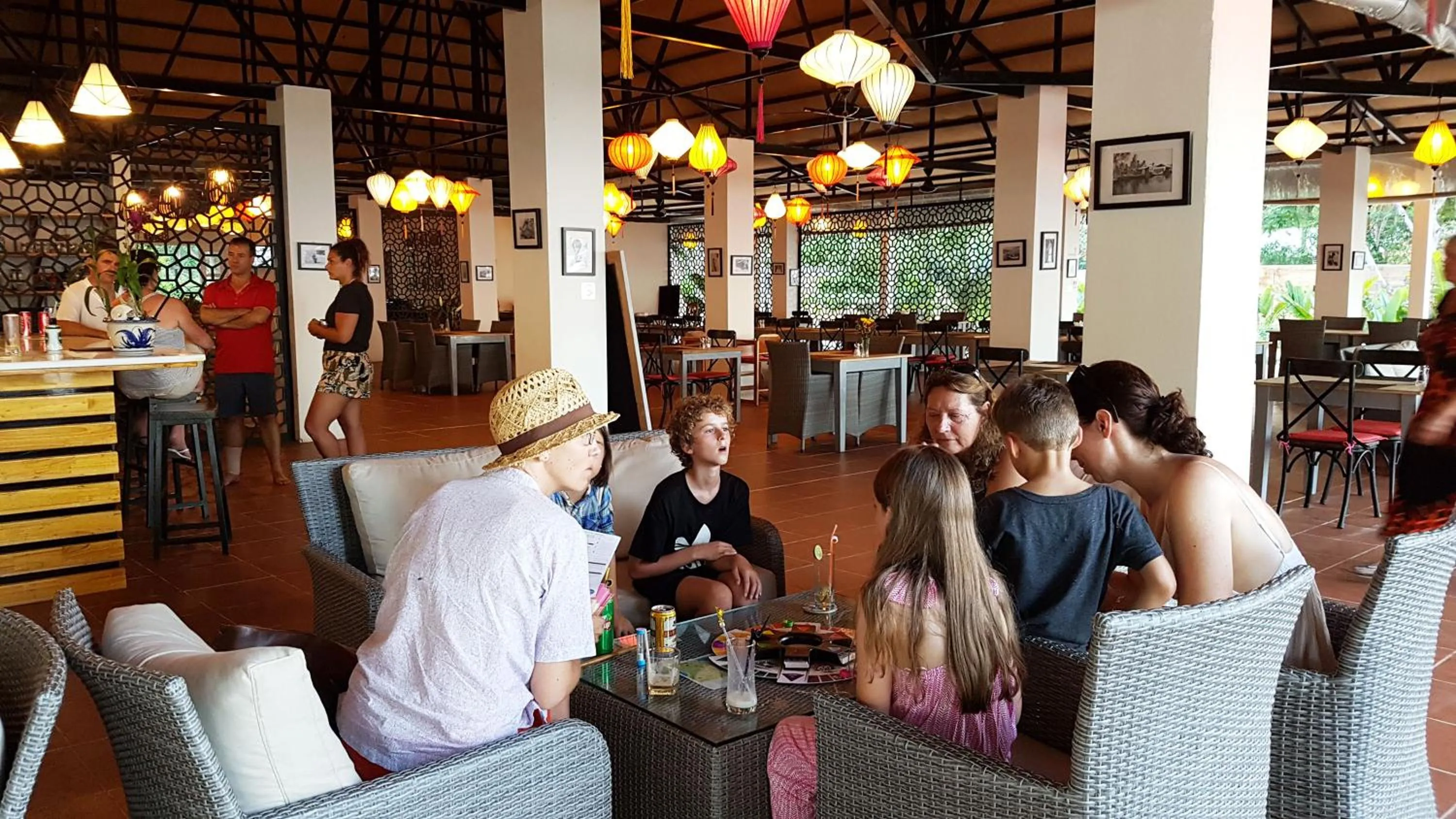 Restaurant/places to eat in Peppercorn Beach Resort