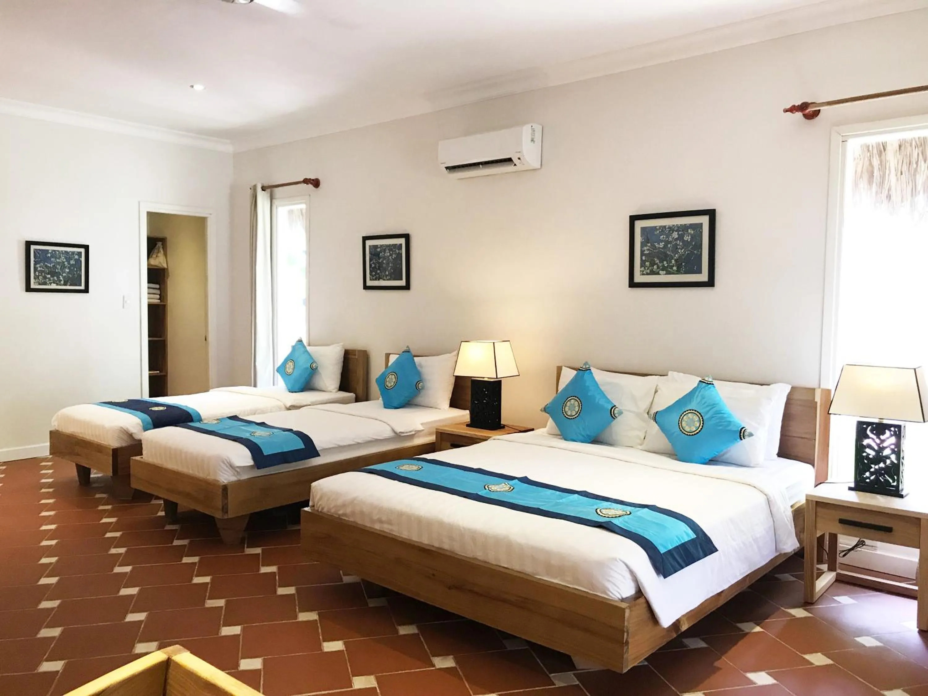 Bed in Peppercorn Beach Resort