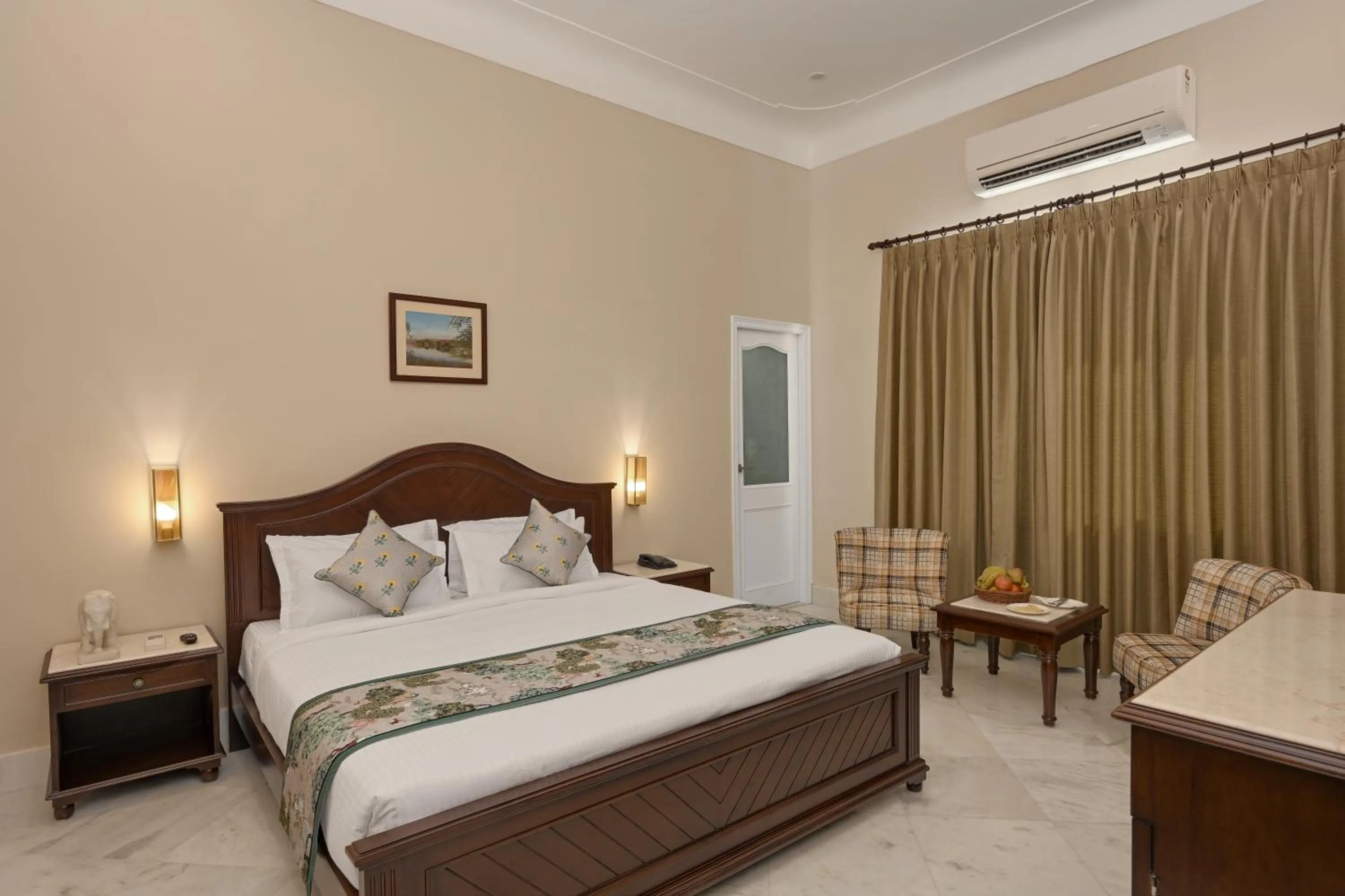 Bedroom, Bed in Boheda Manor - Luxury Retreat