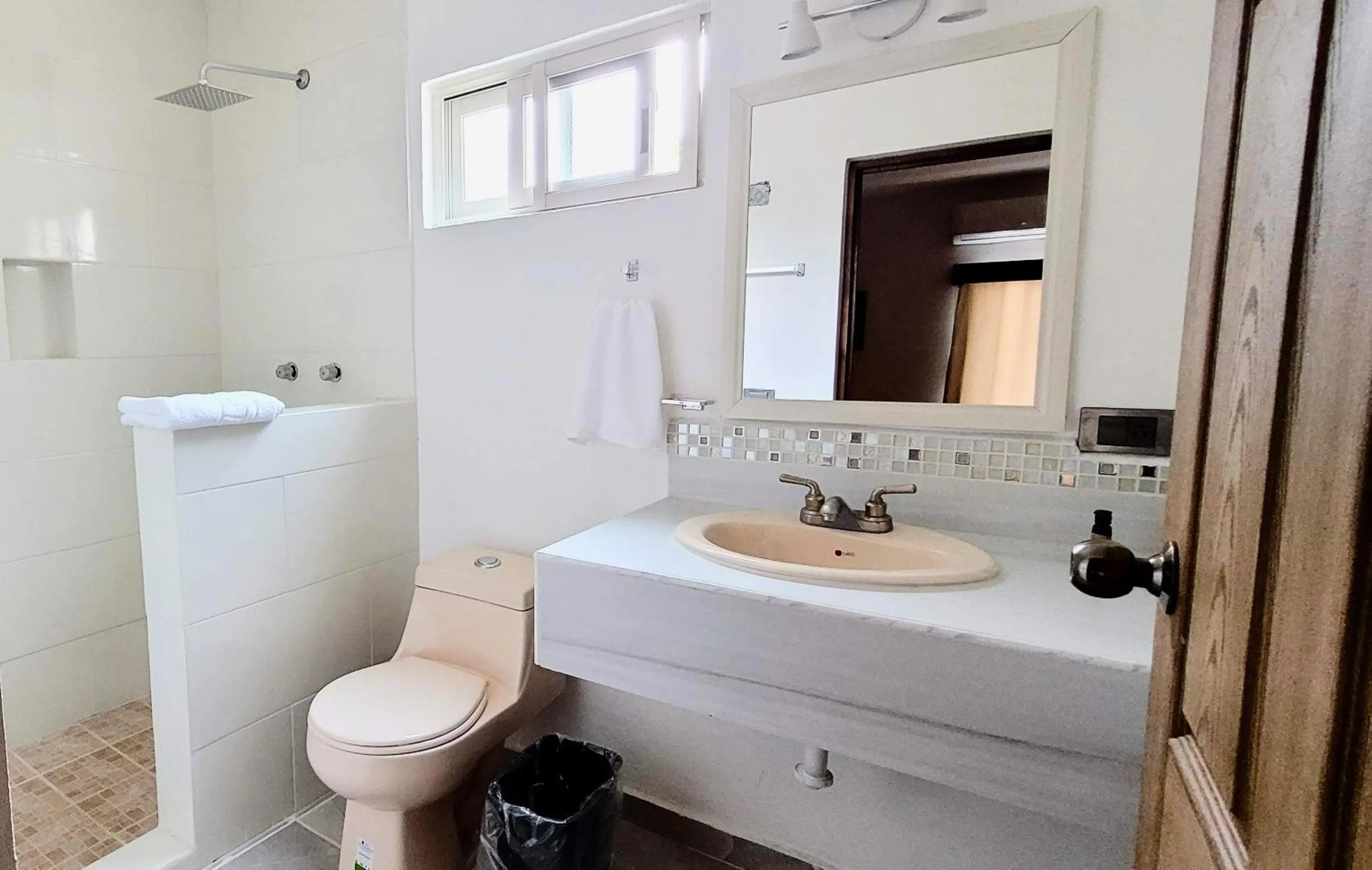 Toilet in Doña Adelina House