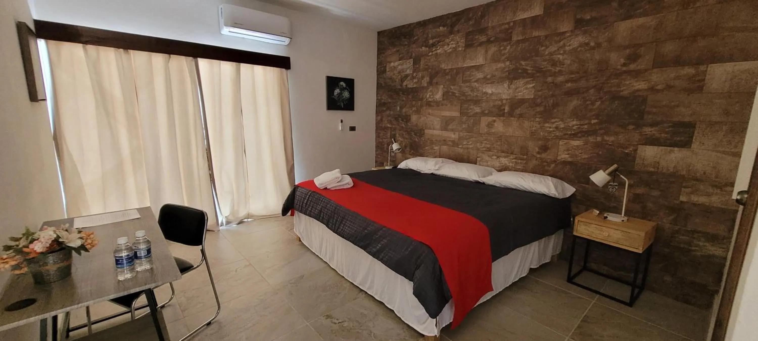 Photo of the whole room, Bed in Doña Adelina House