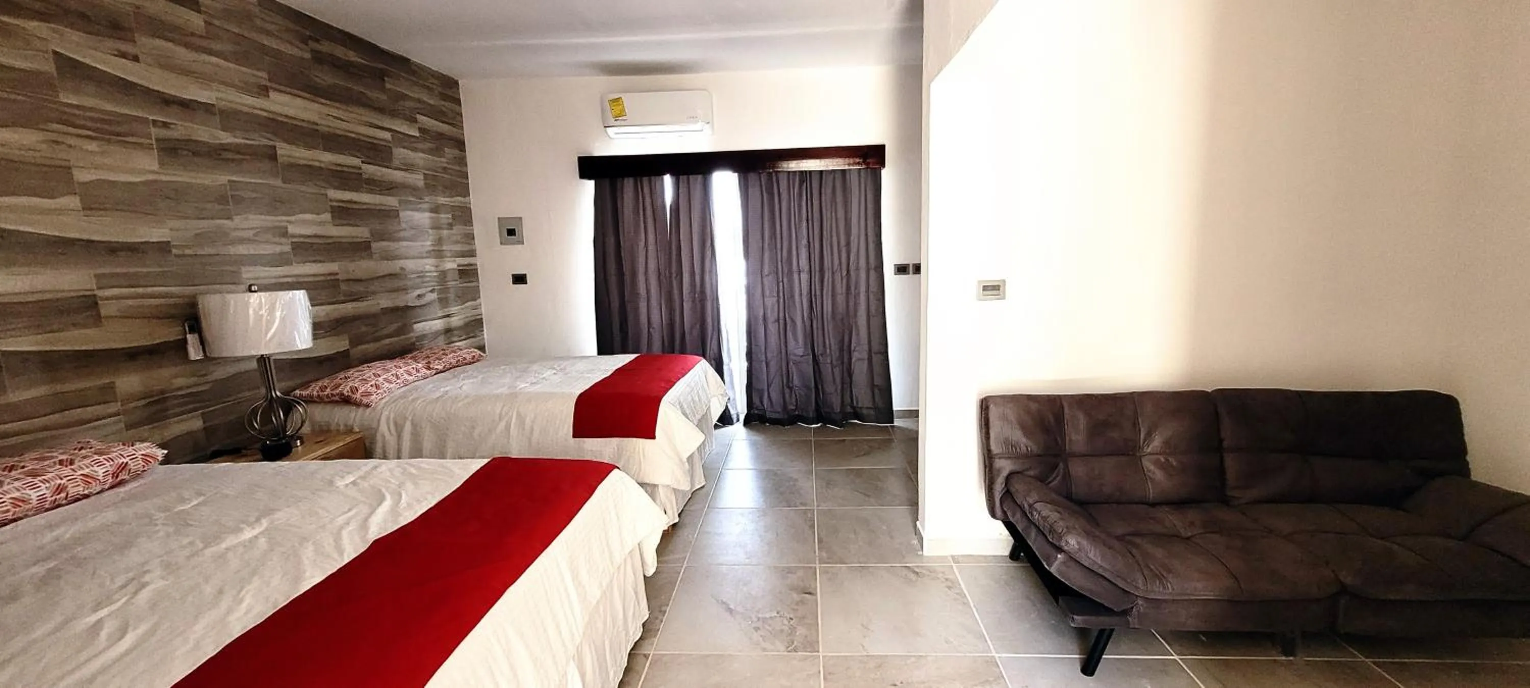 Photo of the whole room, Bed in Doña Adelina House