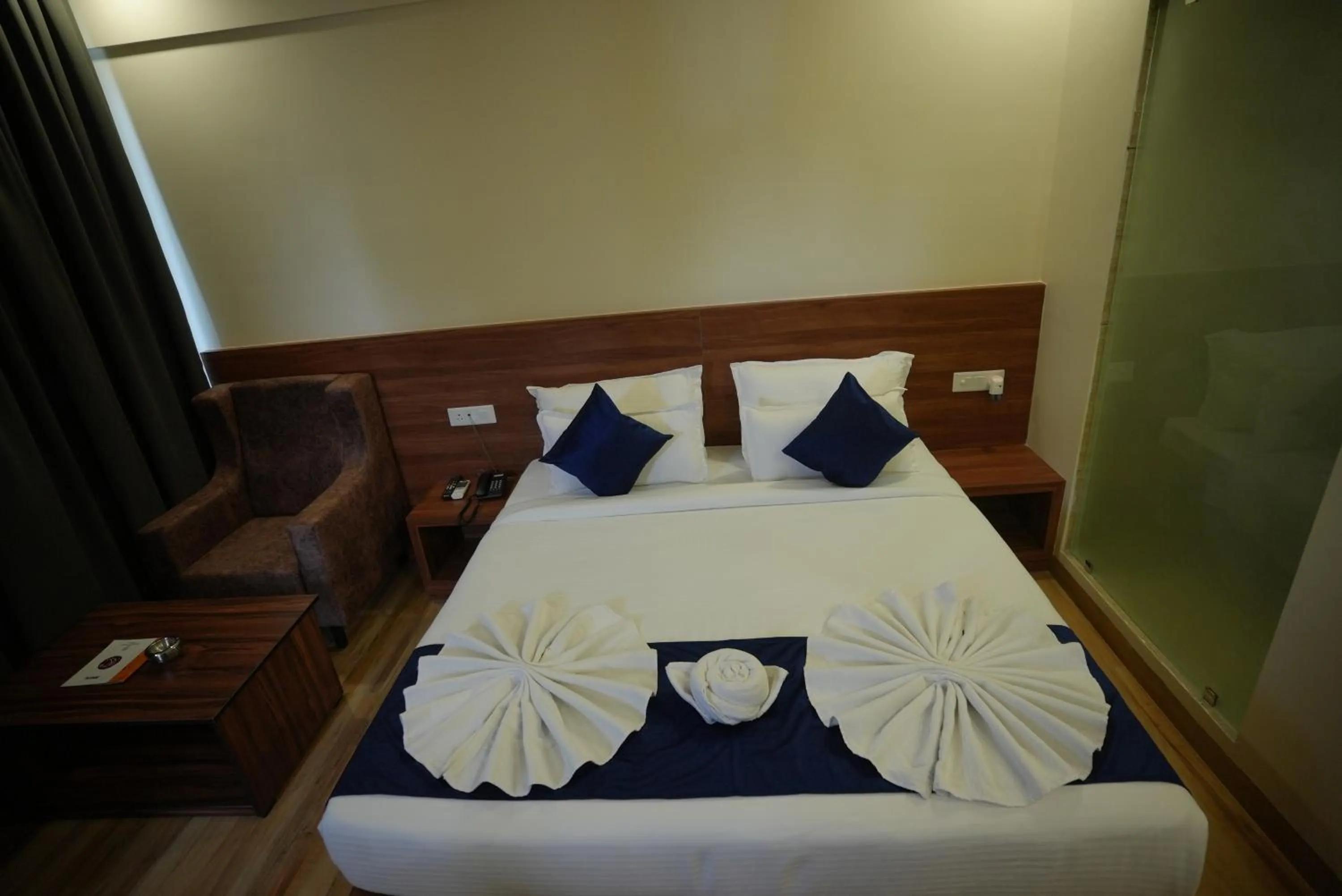 Bed in HOTEL MAKHAN VIHAR