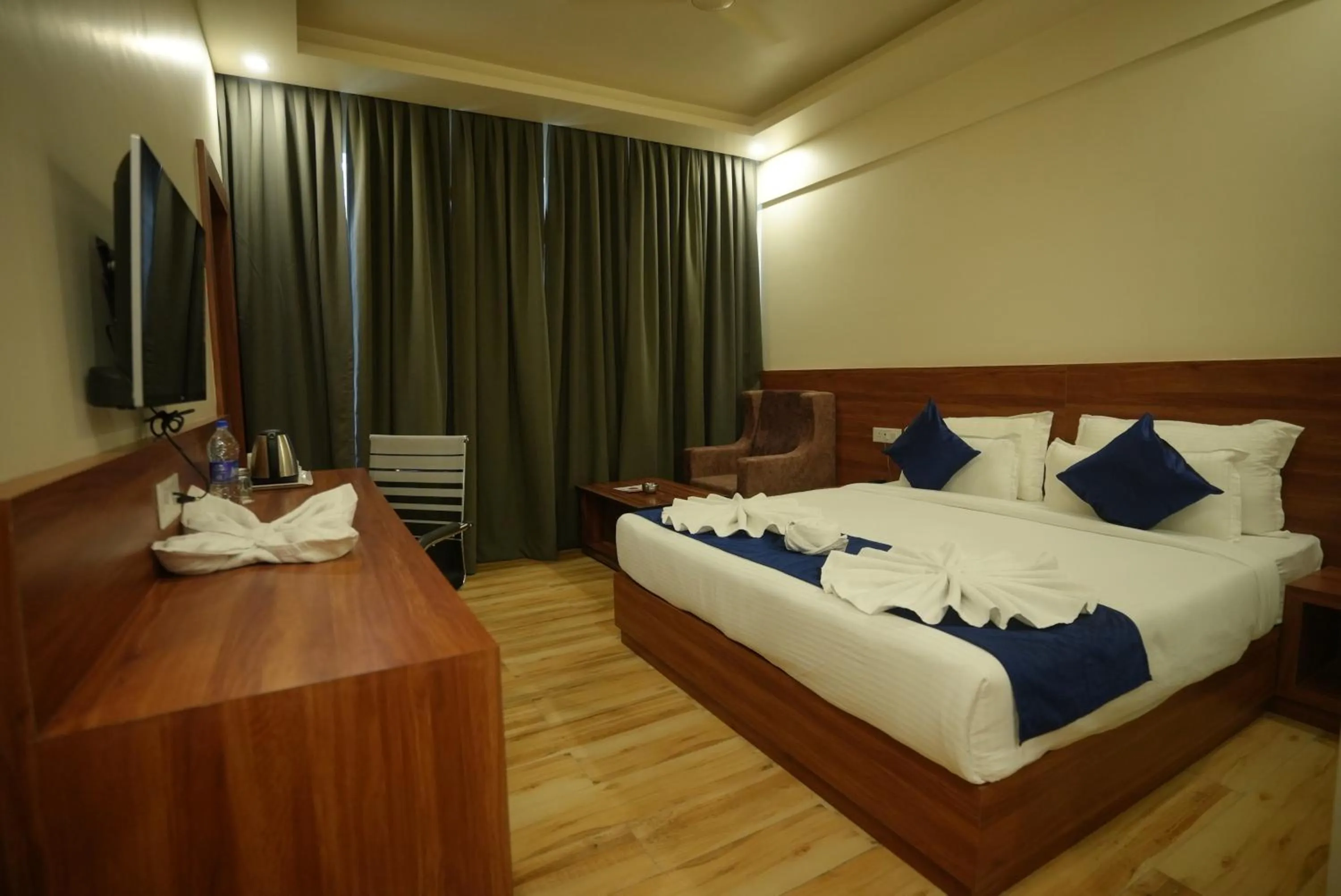 Bedroom, Bed in HOTEL MAKHAN VIHAR