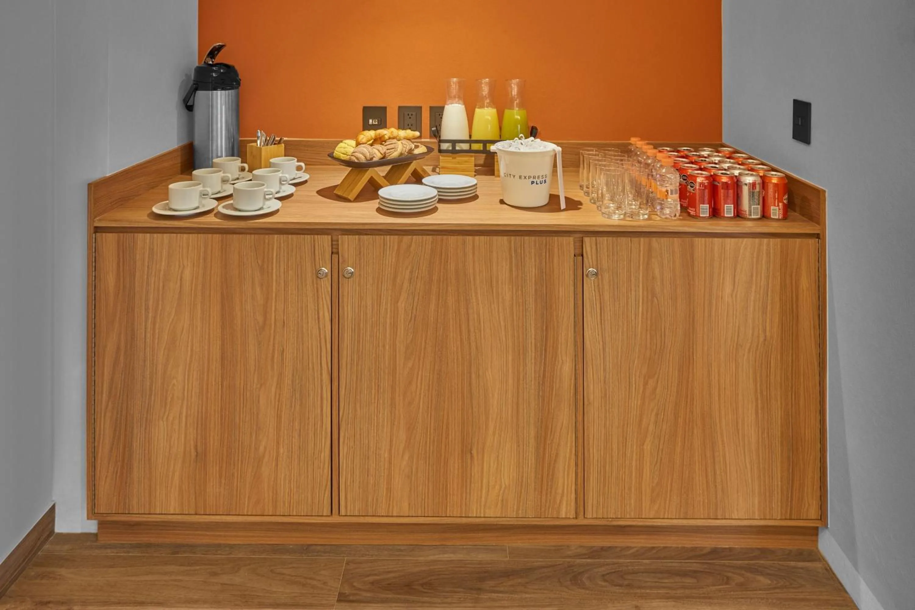 Restaurant/places to eat in City Express Plus by Marriott Mazatlan