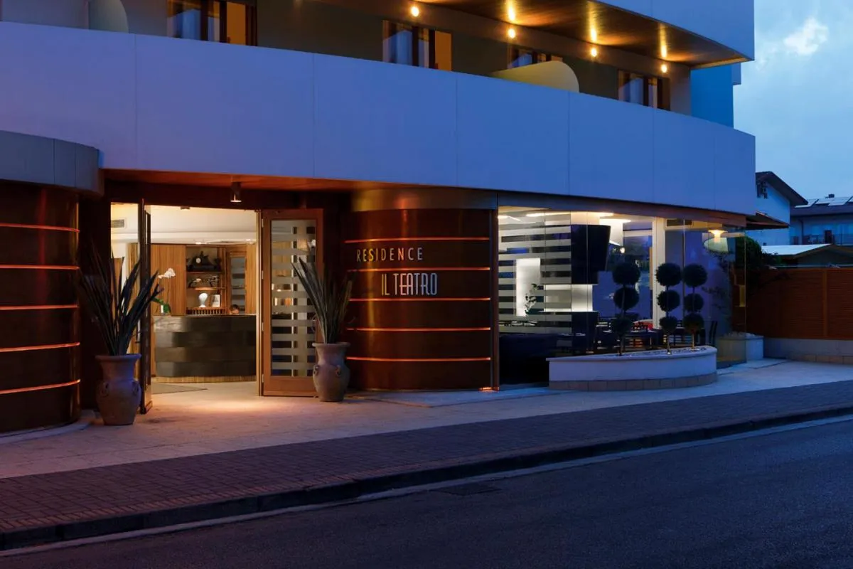 Facade/entrance in Il Teatro