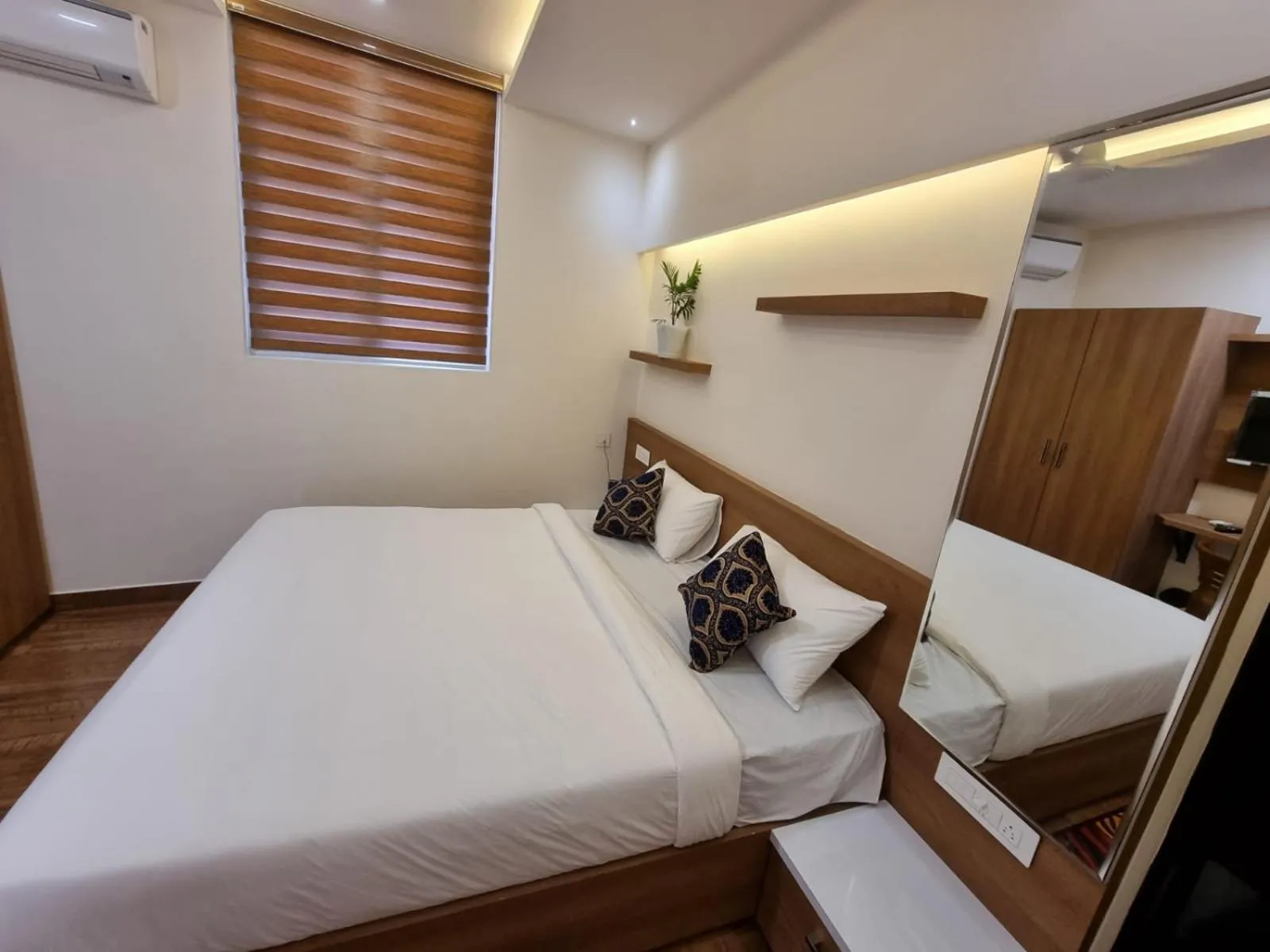 Bed in MEDLEY REGENCY