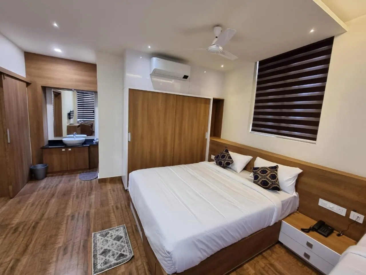 Bed in MEDLEY REGENCY