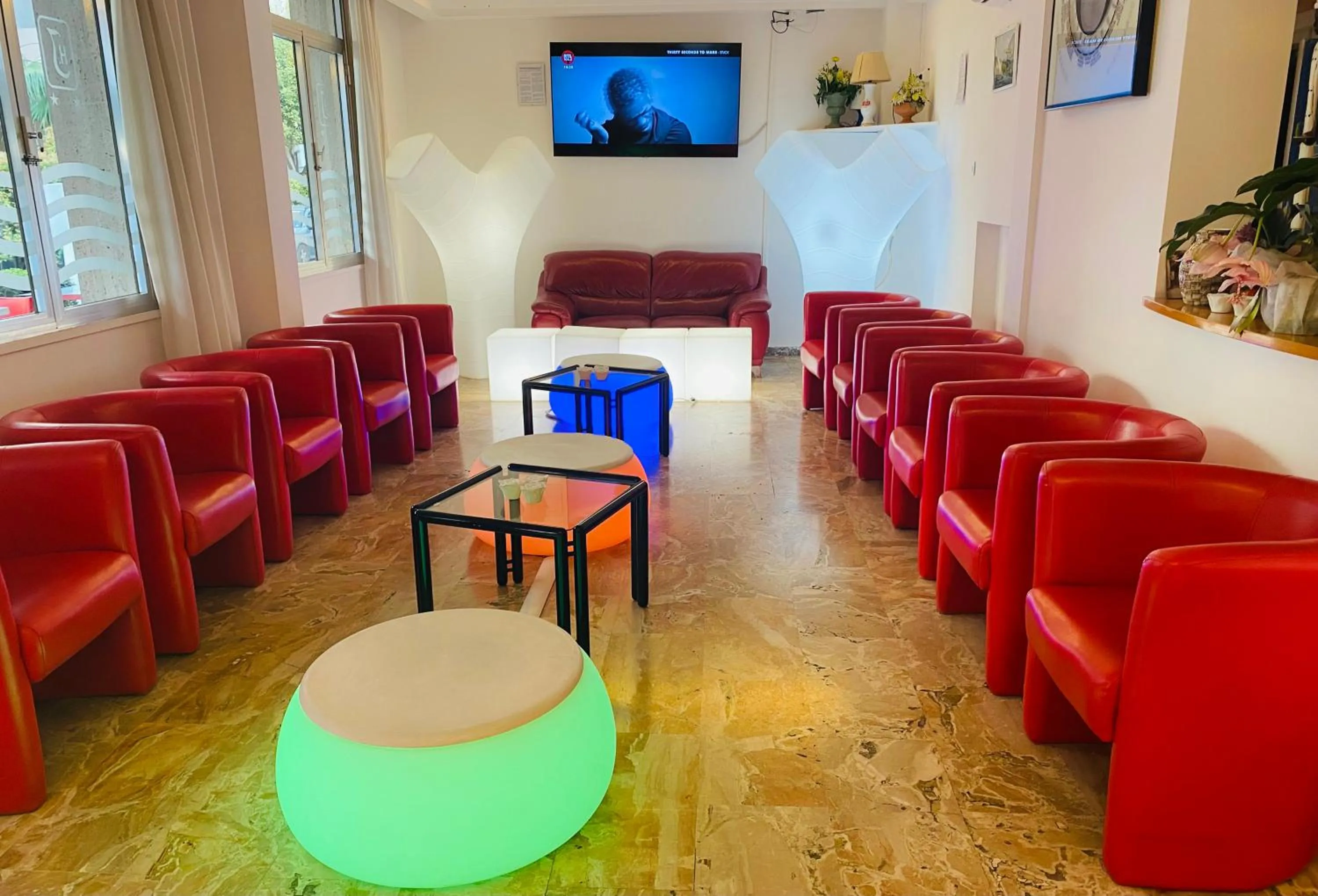 Living room in hotel iris