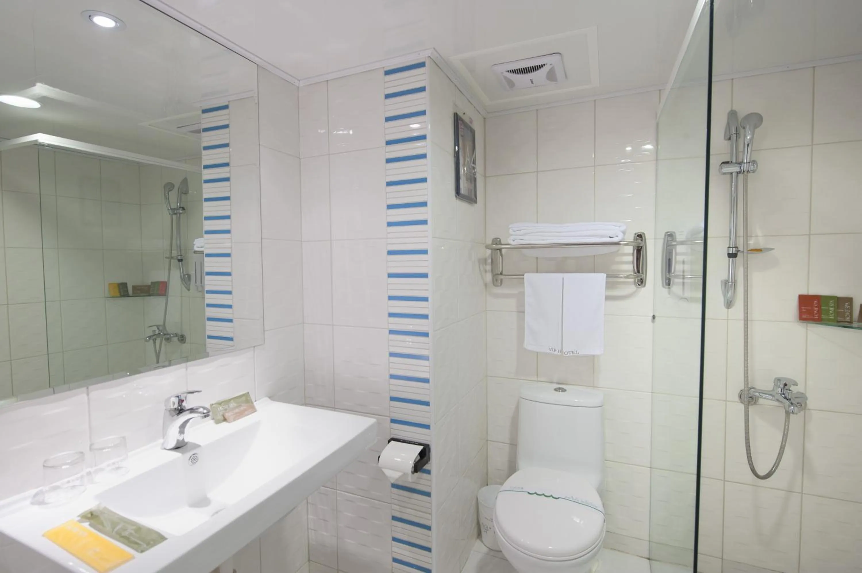 Bathroom in Palmer Hotel