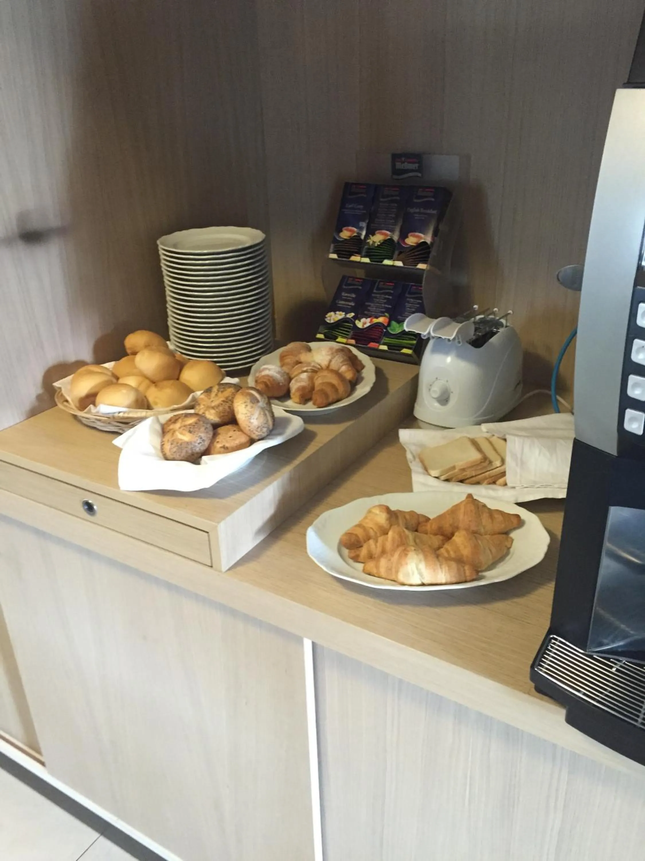 Restaurant/places to eat in Hotel Alla città di Trieste