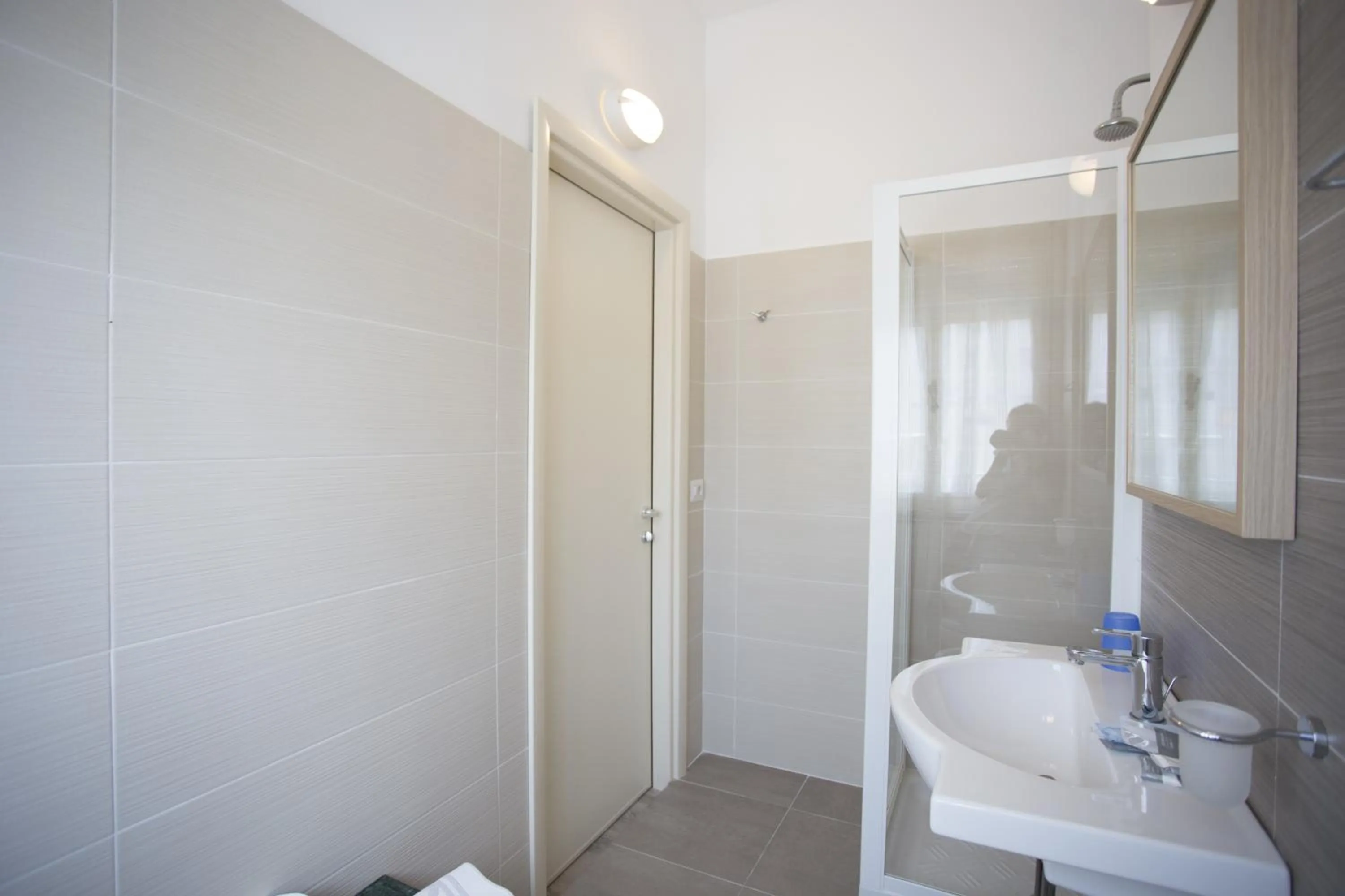 Shower in Hotel Tiberius