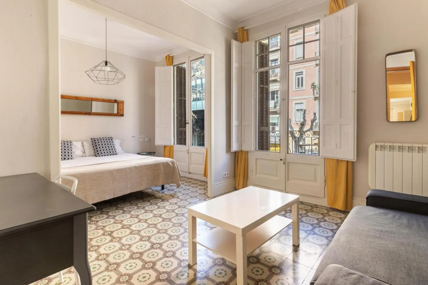 Photo of the whole room, Bed in Weflating Sant Antoni Market