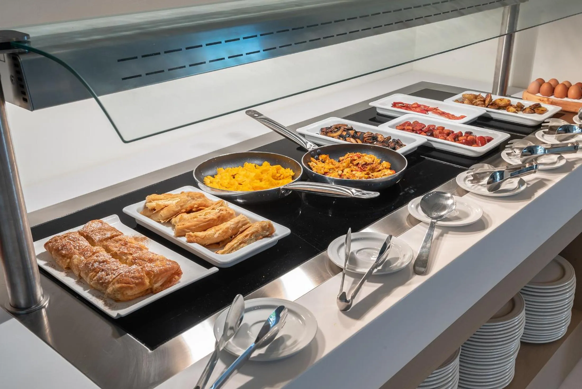 Food and drinks in GRAND PATELLI