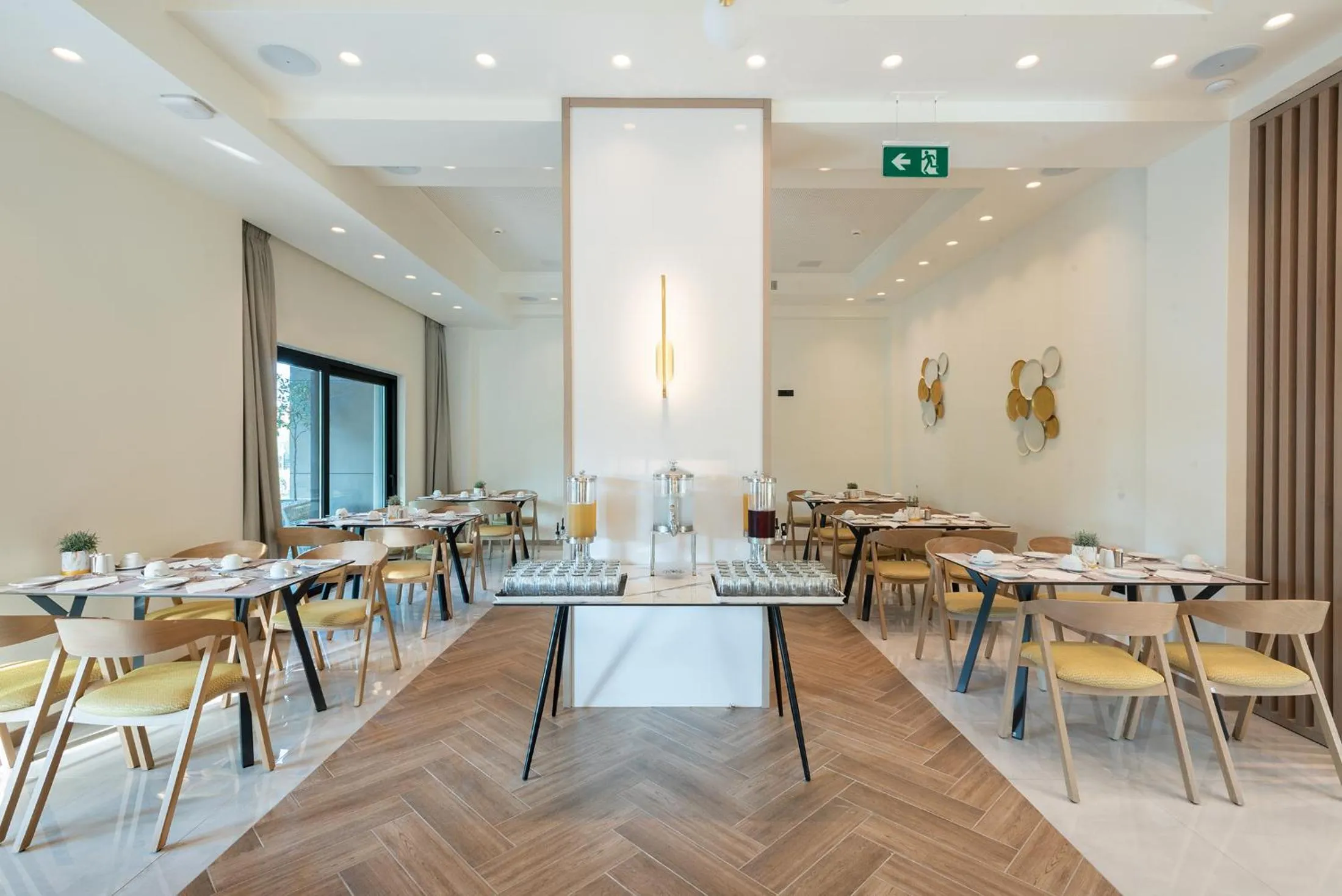 Restaurant/places to eat in GRAND PATELLI