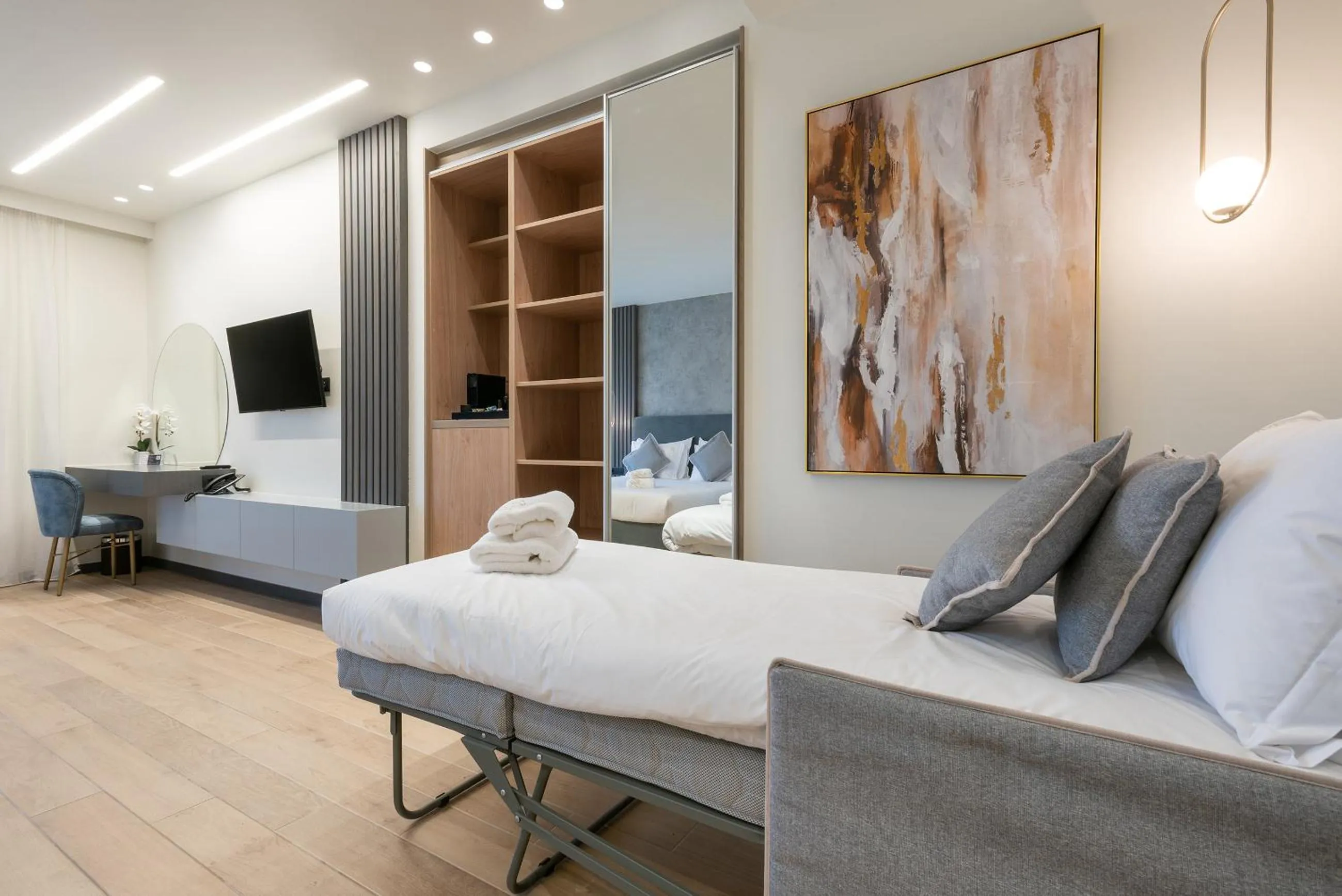 Bed in GRAND PATELLI