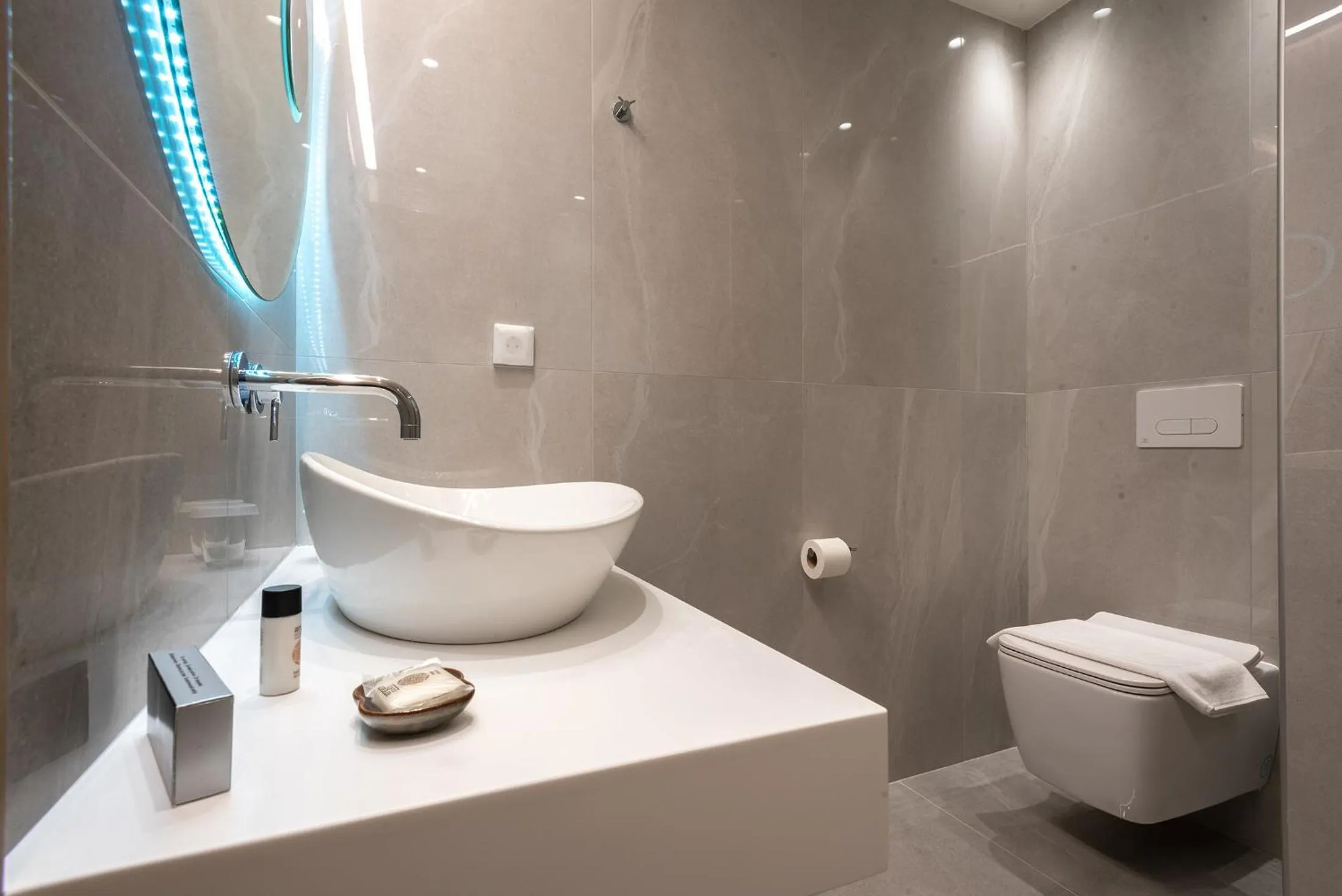 Bathroom in GRAND PATELLI