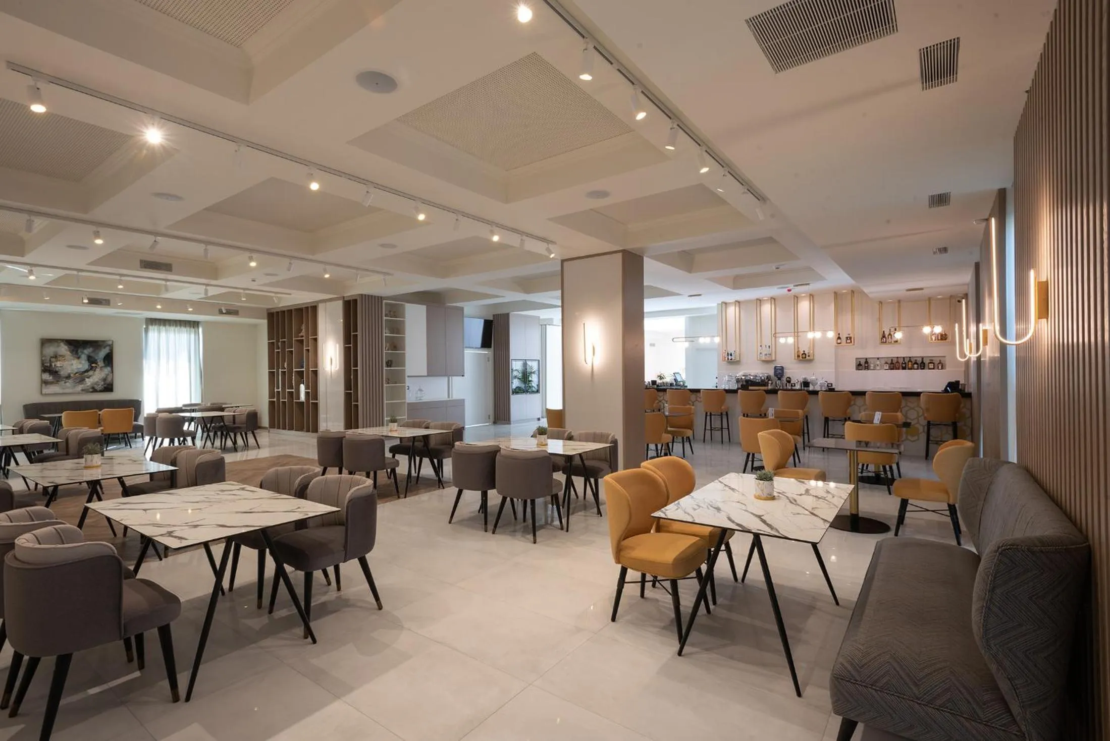 Lounge or bar in GRAND PATELLI