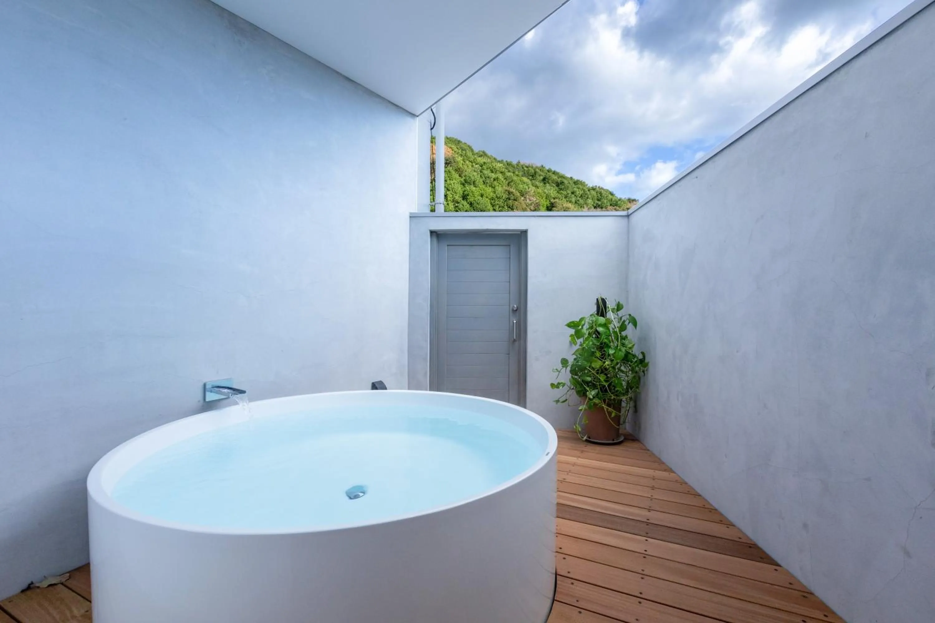 Hot Spring Bath in Zen no Yu