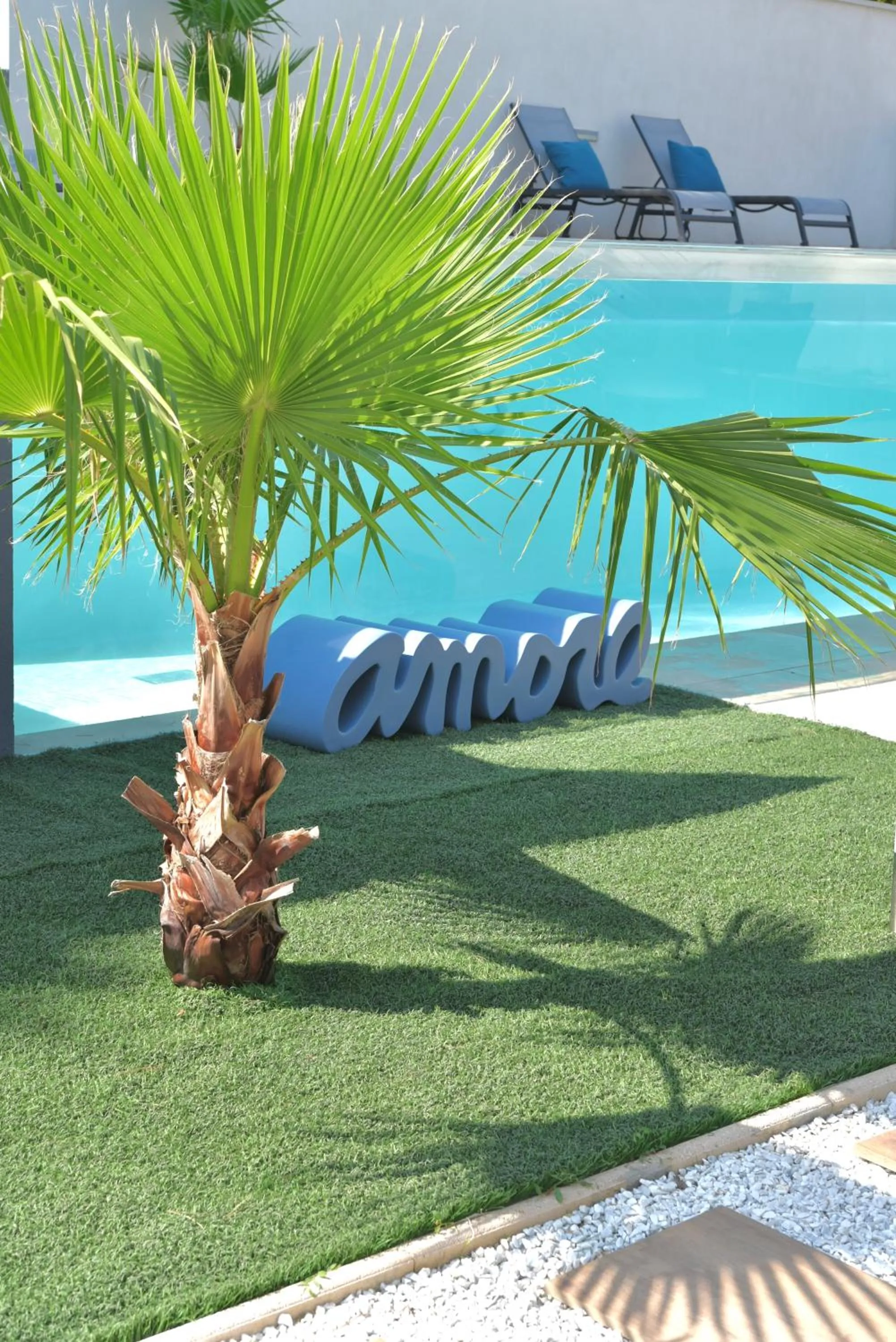 Swimming pool in Le Meez