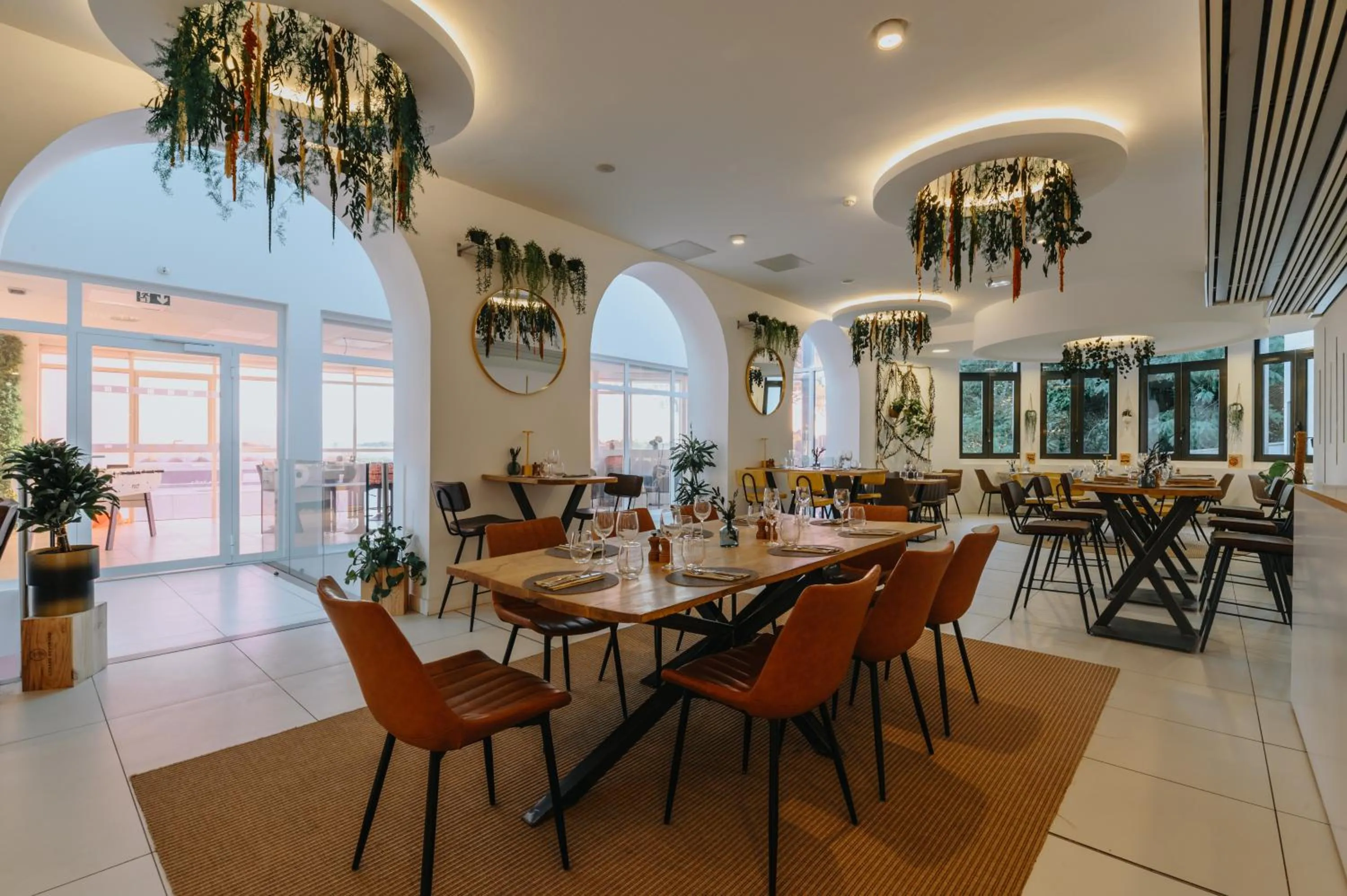 Restaurant/places to eat in Le Meez