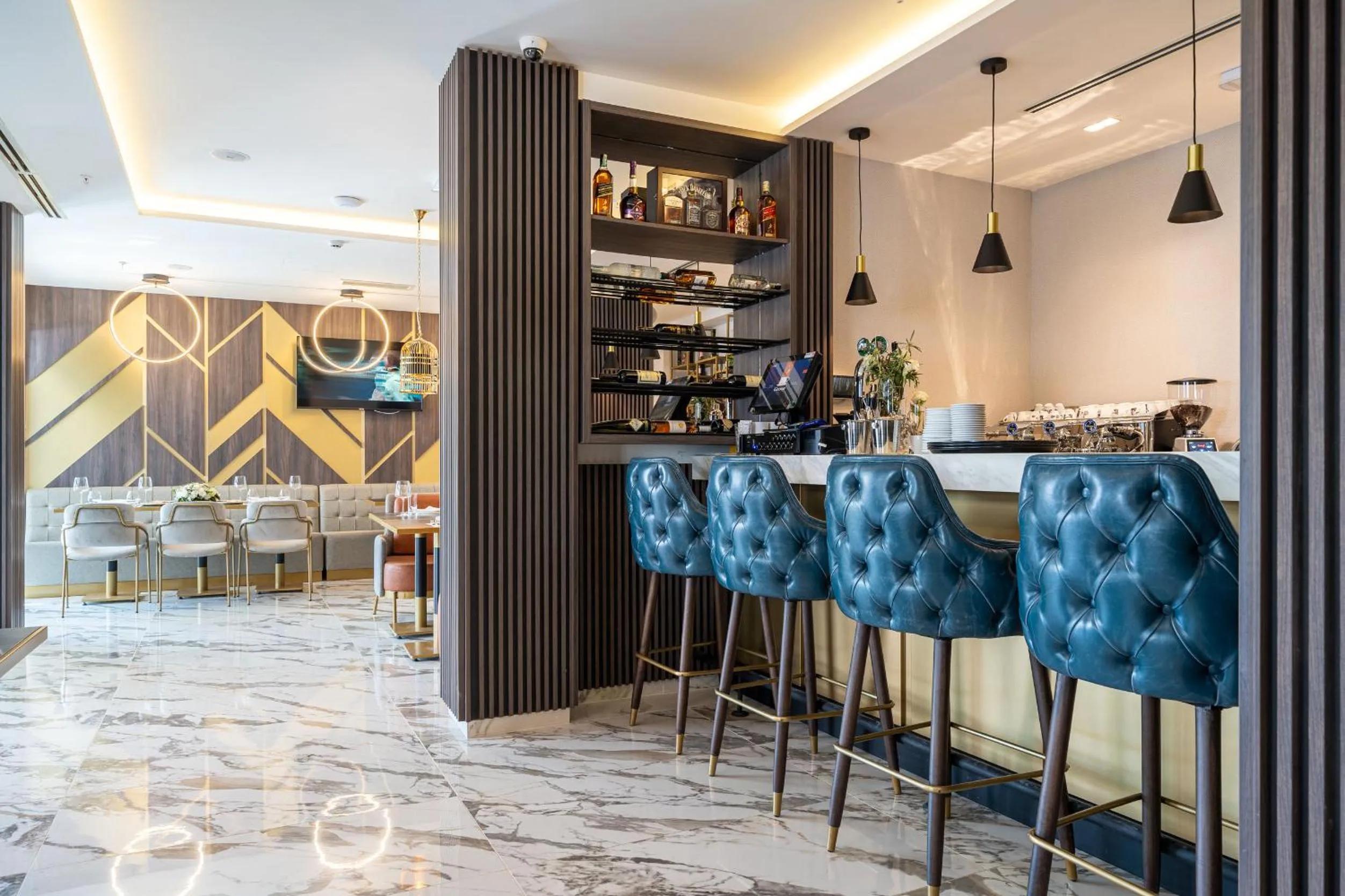 Lounge or bar in Hotel Millennium by Aycon