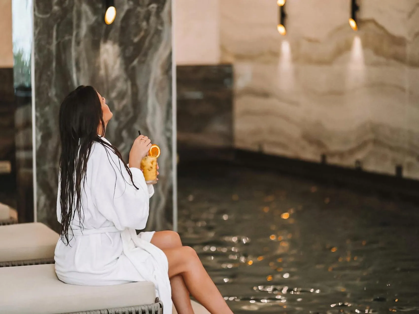 Swimming pool in Hotel Millennium by Aycon