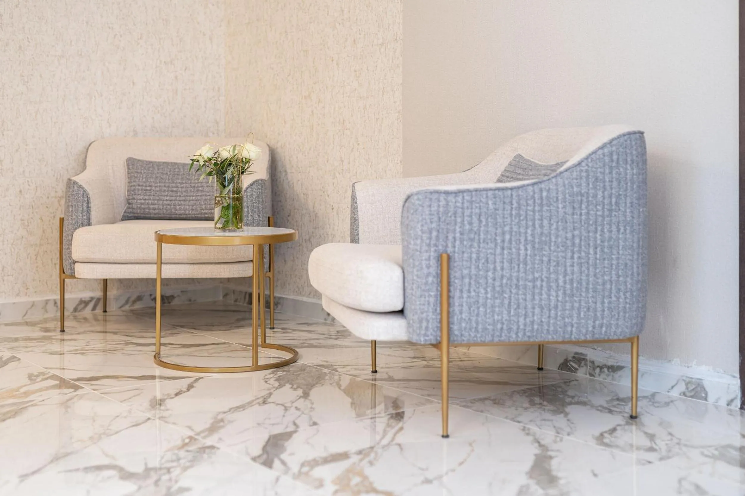 Seating area in Hotel Millennium by Aycon