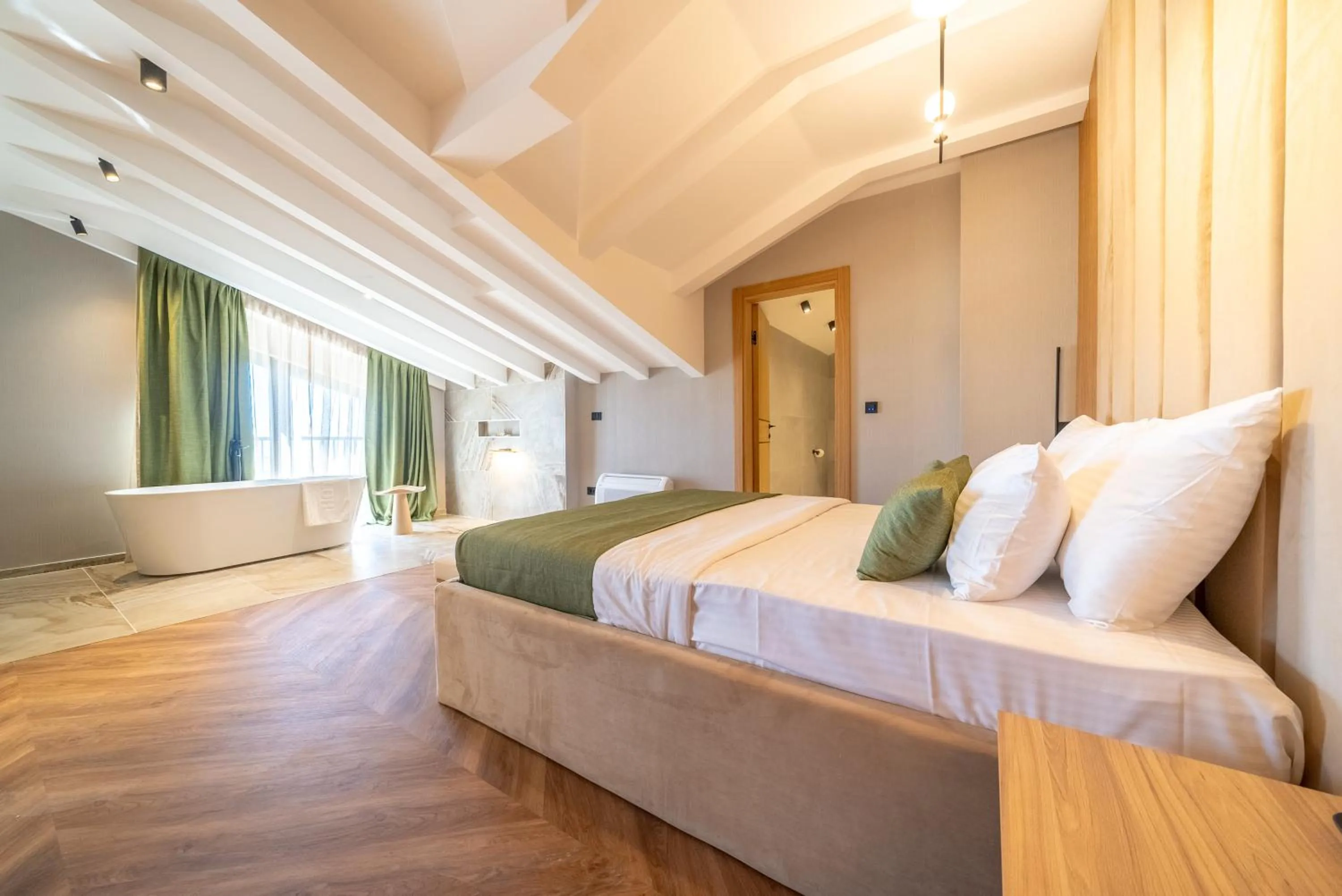 Photo of the whole room, Bed in Hotel Millennium by Aycon