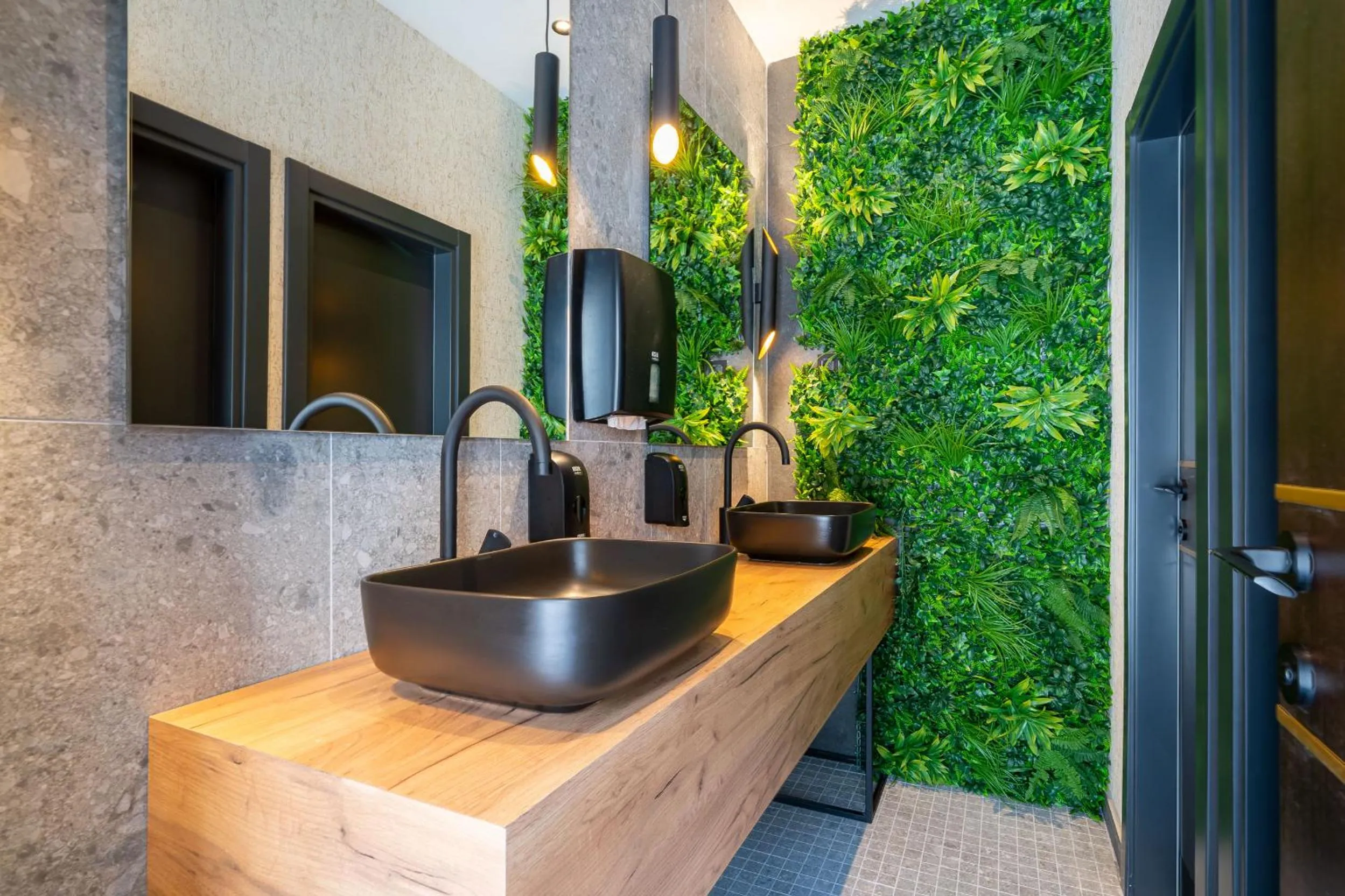 Bathroom in Hotel Millennium by Aycon