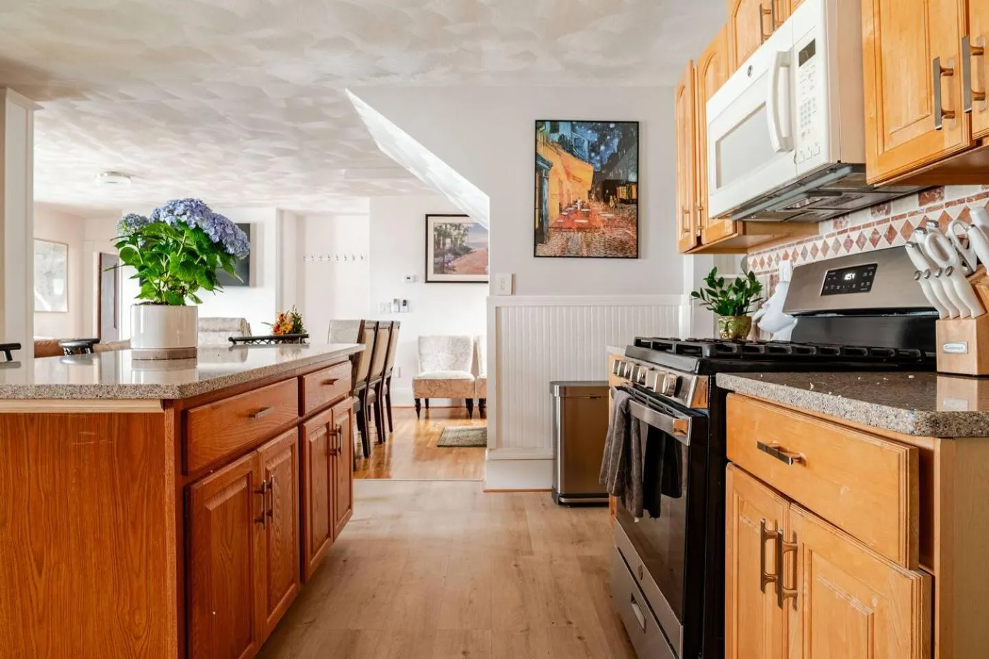 NEW! Family-Friendly Getaway -1 Mi to Dtwn Salem w Roof Deck & Tiki Bar